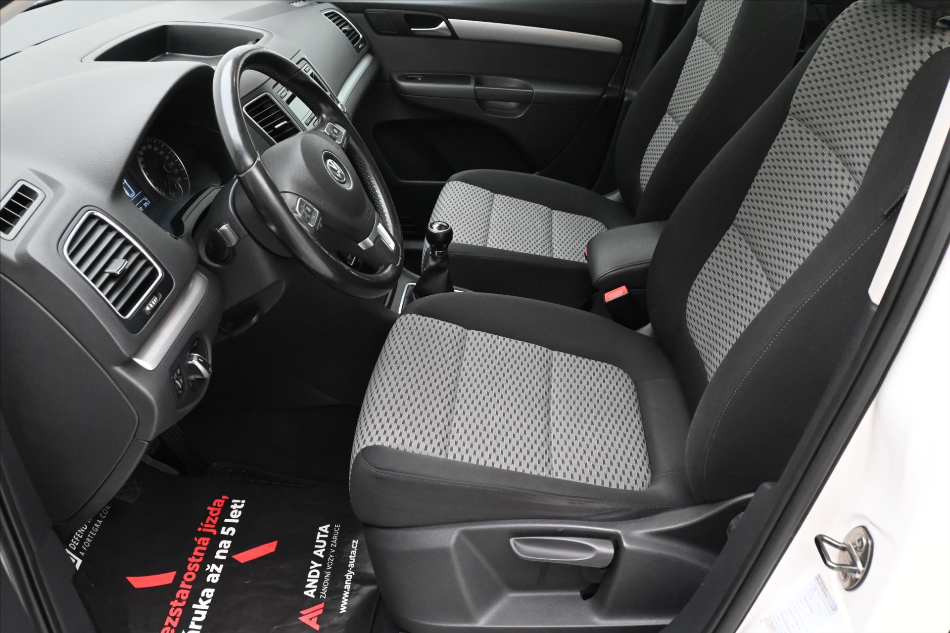 Hlavní fotografie vozu Volkswagen Sharan 2,0 TDI 103 kW Manuál Panorama Tažné (13)