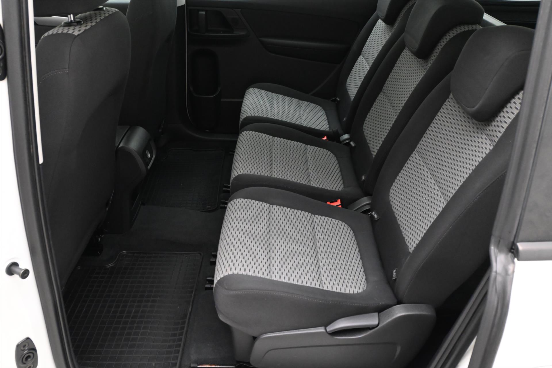 Hlavní fotografie vozu Volkswagen Sharan 2,0 TDI 103 kW Manuál Panorama Tažné (14)