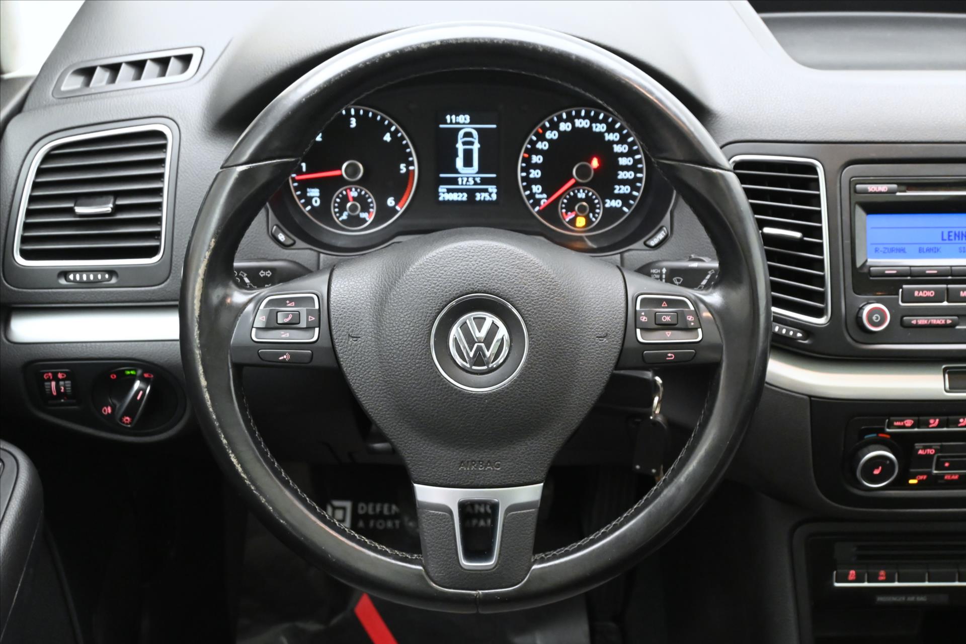 Hlavní fotografie vozu Volkswagen Sharan 2,0 TDI 103 kW Manuál Panorama Tažné (18)