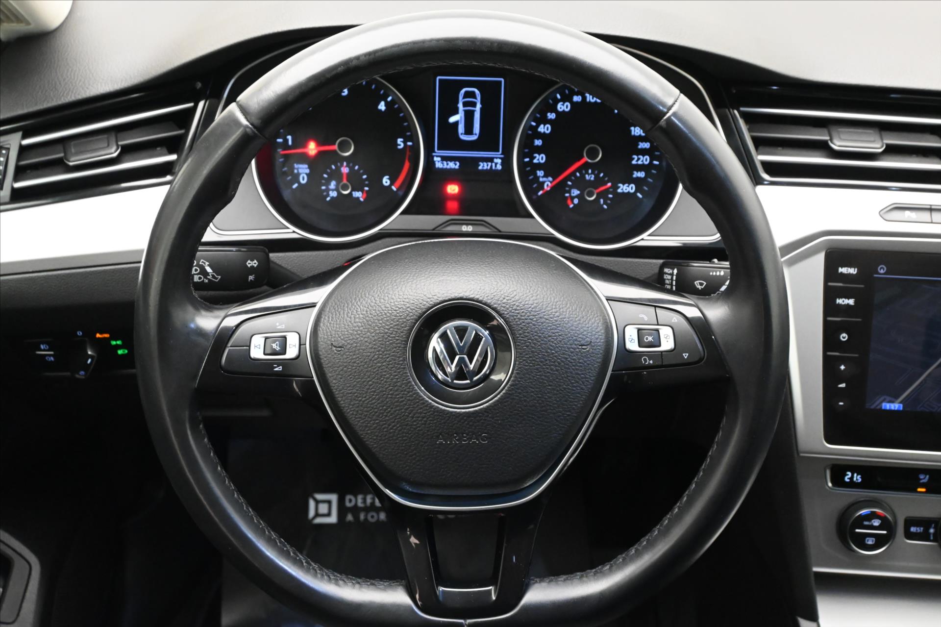 Hlavní fotografie vozu Volkswagen Passat 2,0 TDI 110 kW Navigace Záruka až 5 let (18)