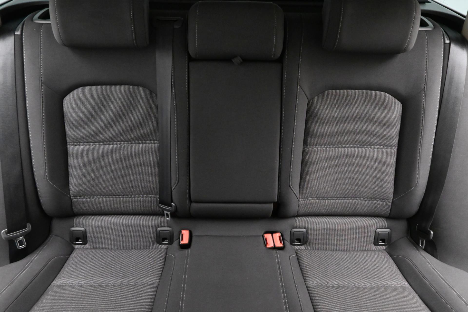Hlavní fotografie vozu Volkswagen Passat 2,0 TDI 110 kW Navigace Záruka až 5 let (27)