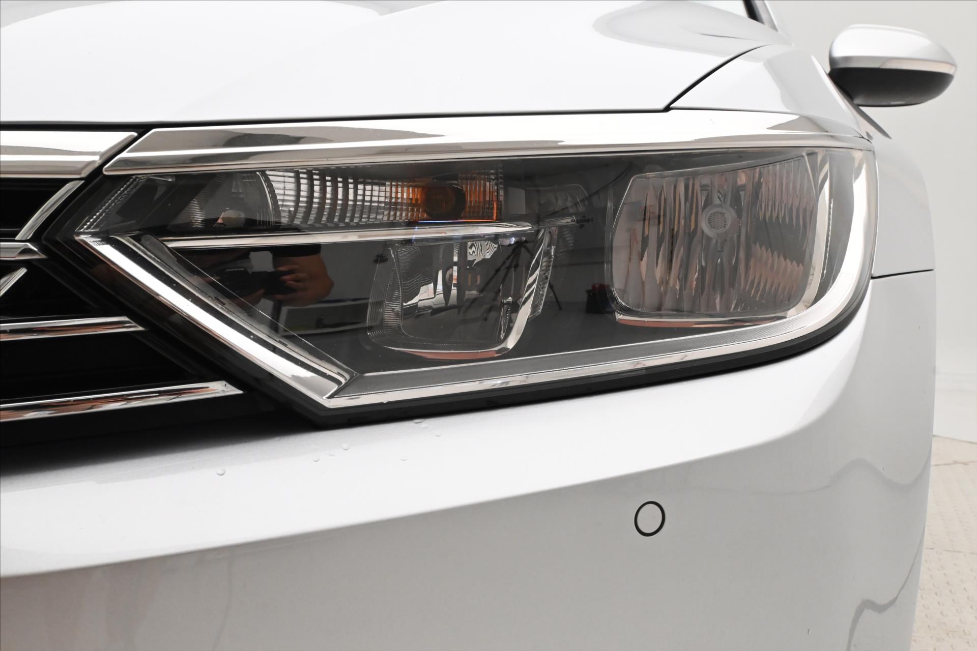 Hlavní fotografie vozu Volkswagen Passat 2,0 TDI 110 kW Navigace Záruka až 5 let (29)