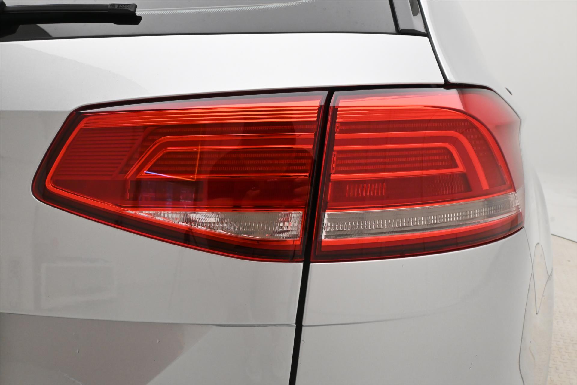 Hlavní fotografie vozu Volkswagen Passat 2,0 TDI 110 kW Navigace Záruka až 5 let (30)