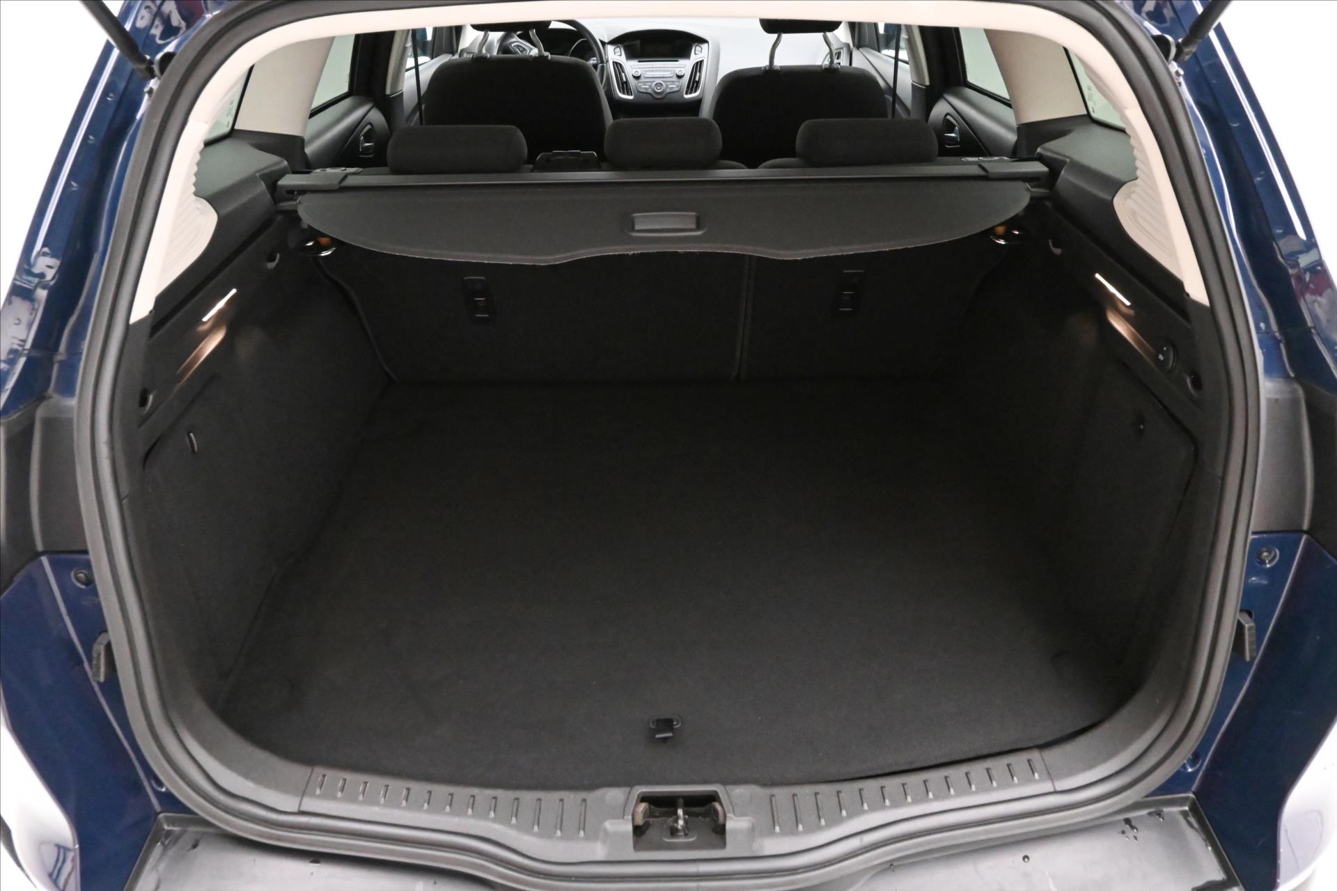 Main photo of the car Ford Focus 1.6 16V 77 kW Warranty up to 5 years (11)