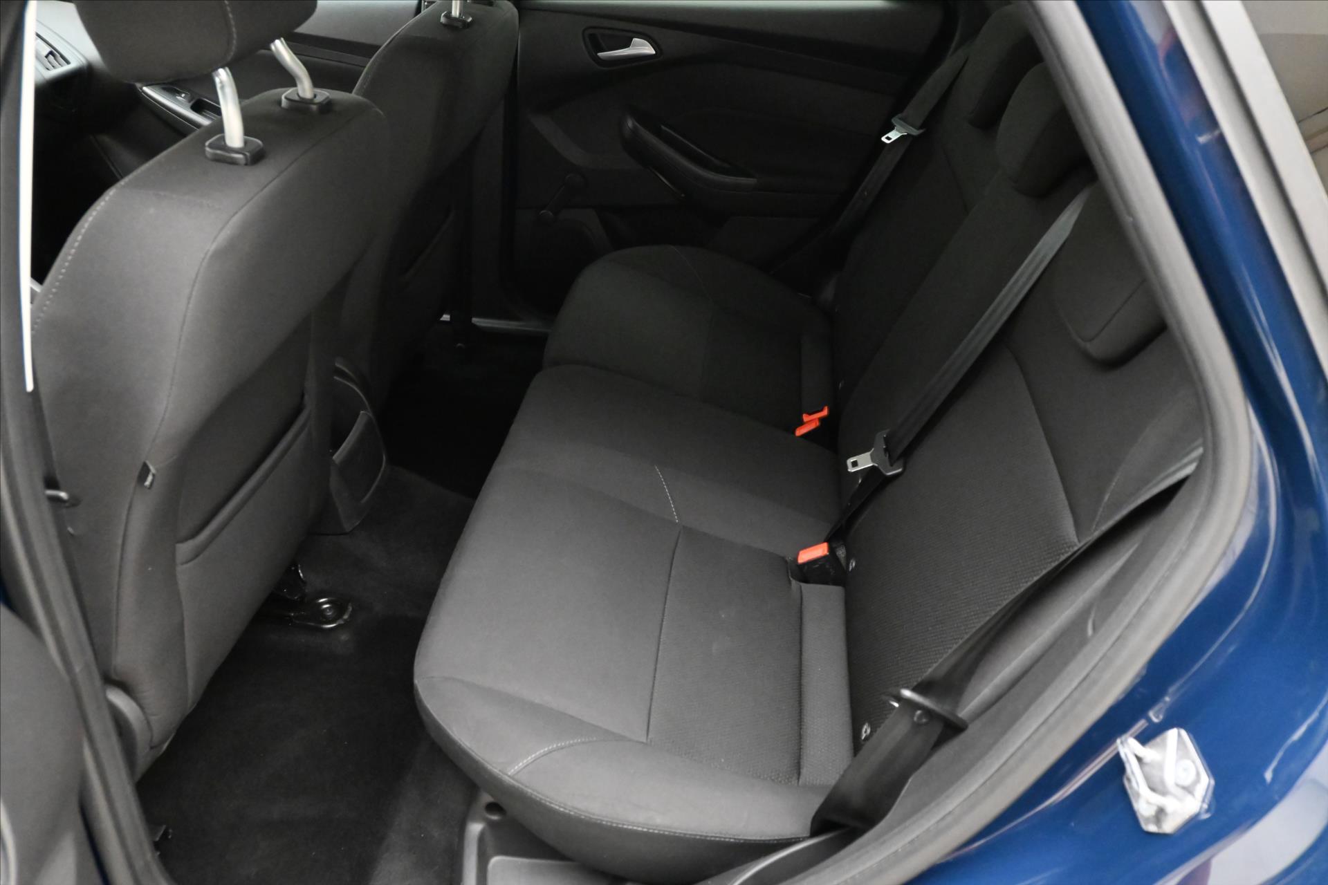 Main photo of the car Ford Focus 1.6 16V 77 kW Warranty up to 5 years (15)