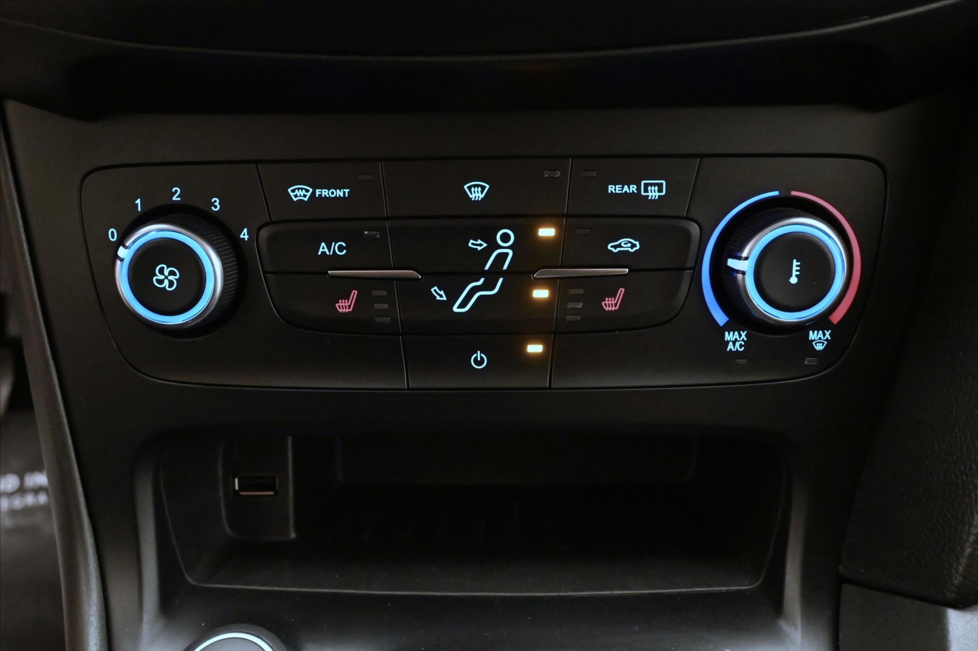 Main photo of the car Ford Focus 1.6 16V 77 kW Warranty up to 5 years (21)