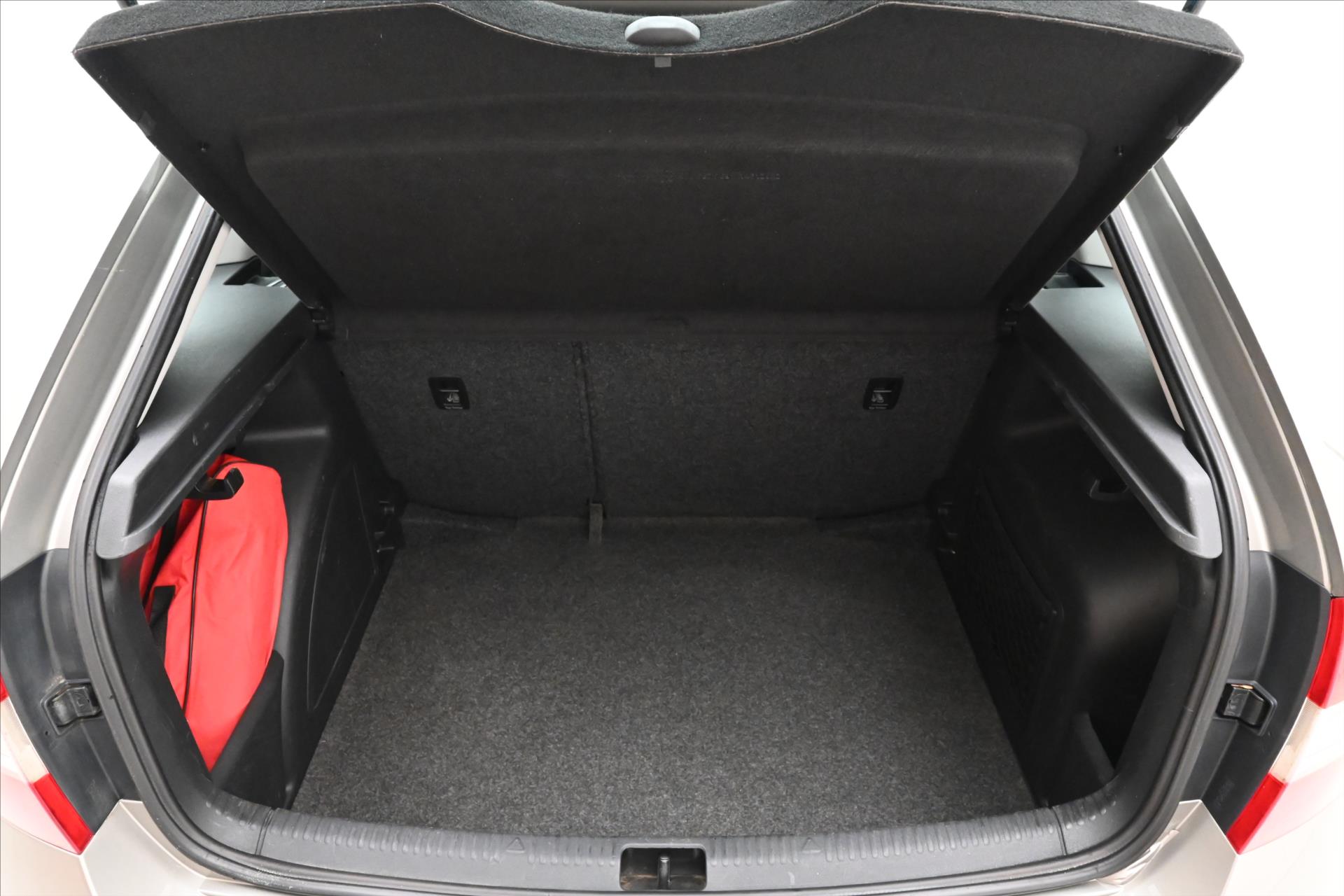 Main photo of the car Skoda Rapid 1.6 TDI 66 kW Ambition (10)