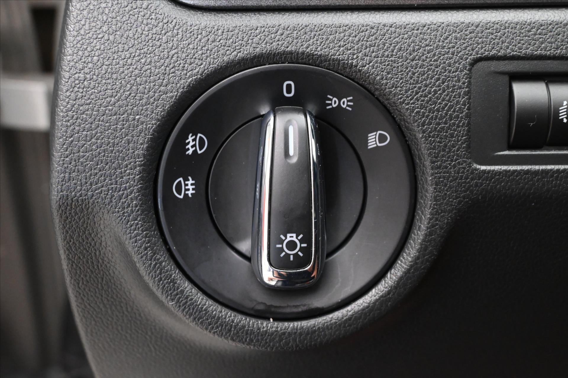 Main photo of the car Skoda Rapid 1.6 TDI 66 kW Ambition (25)