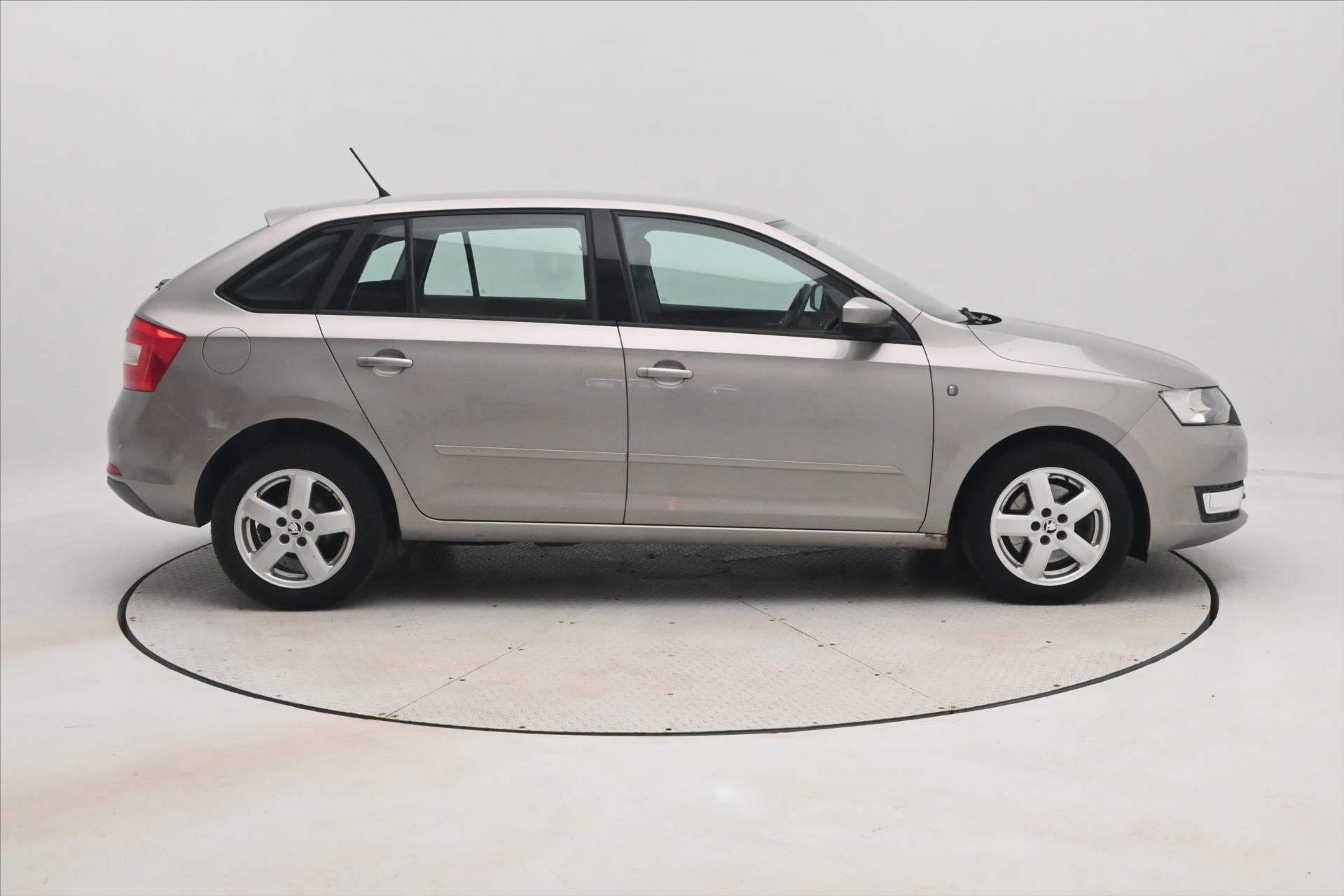 Main photo of the car Skoda Rapid 1.6 TDI 66 kW Ambition (4)