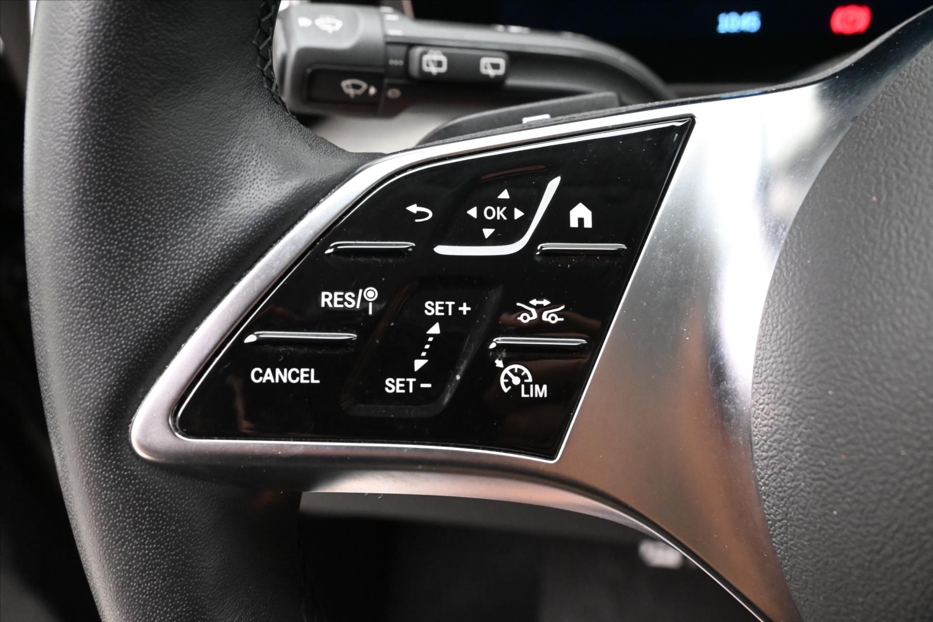 Main photo of the car Mercedes-Benz Class in 2,0 300D 174kW XL Avantgarde 8míst Záruka až 5 (22)