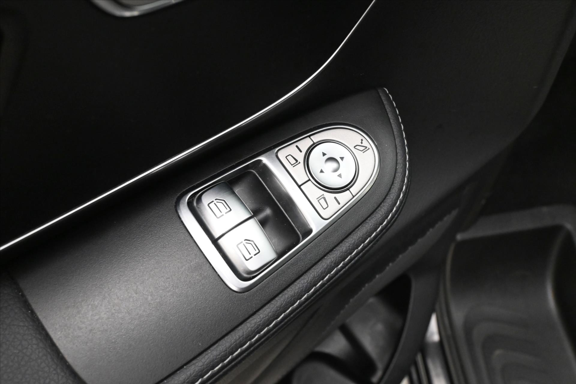 Main photo of the car Mercedes-Benz Class in 2,0 300D 174kW XL Avantgarde 8míst Záruka až 5 (24)