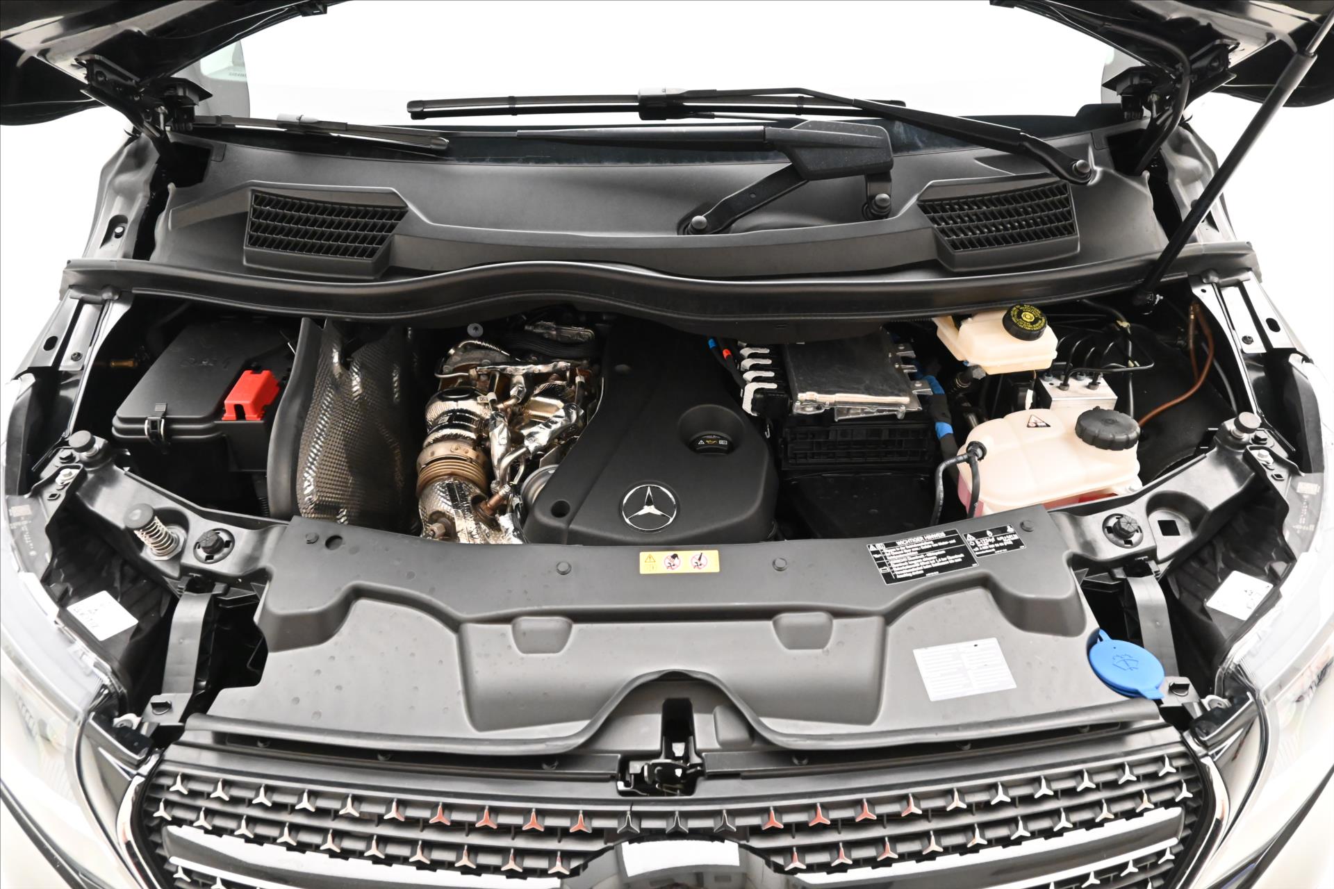 Main photo of the car Mercedes-Benz Class in 2,0 300D 174kW XL Avantgarde 8míst Záruka až 5 (9)