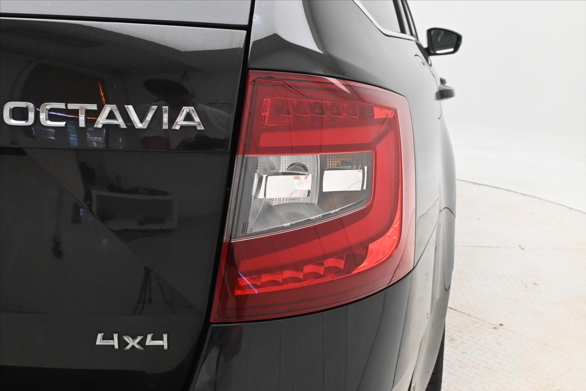 Main photo of the car Skoda Octavia 2.0 TDI 110kW 4x4 Towable Warranty up to 5 years (29)