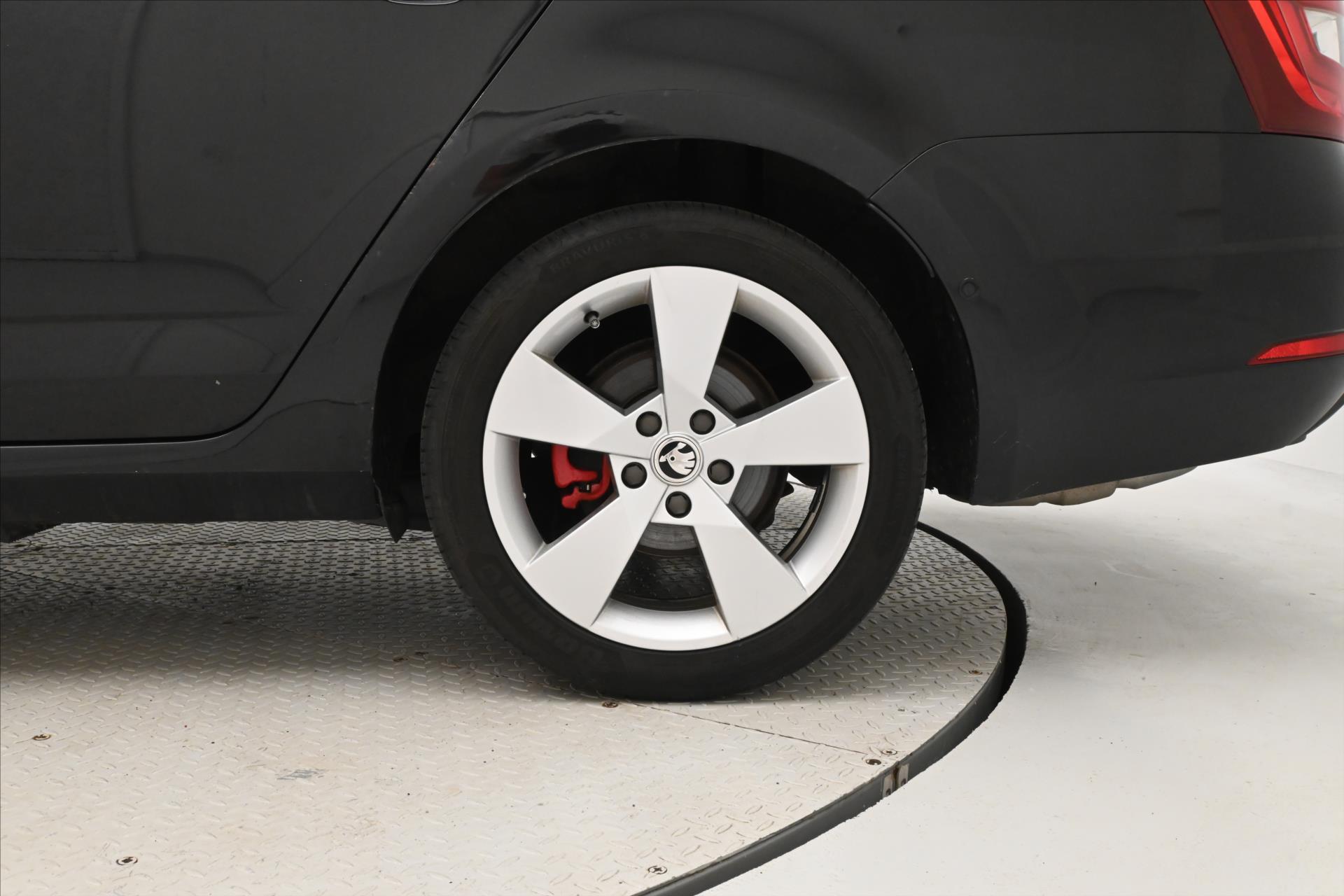 Main photo of the car Skoda Octavia 2.0 TDI 110kW 4x4 Towable Warranty up to 5 years (30)