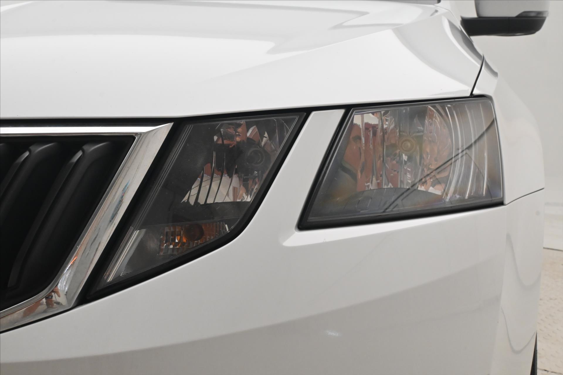 Main photo of the car Skoda Octavia 2,0 TDI 110 kW DSG Clever Záruka až 5 let (28)