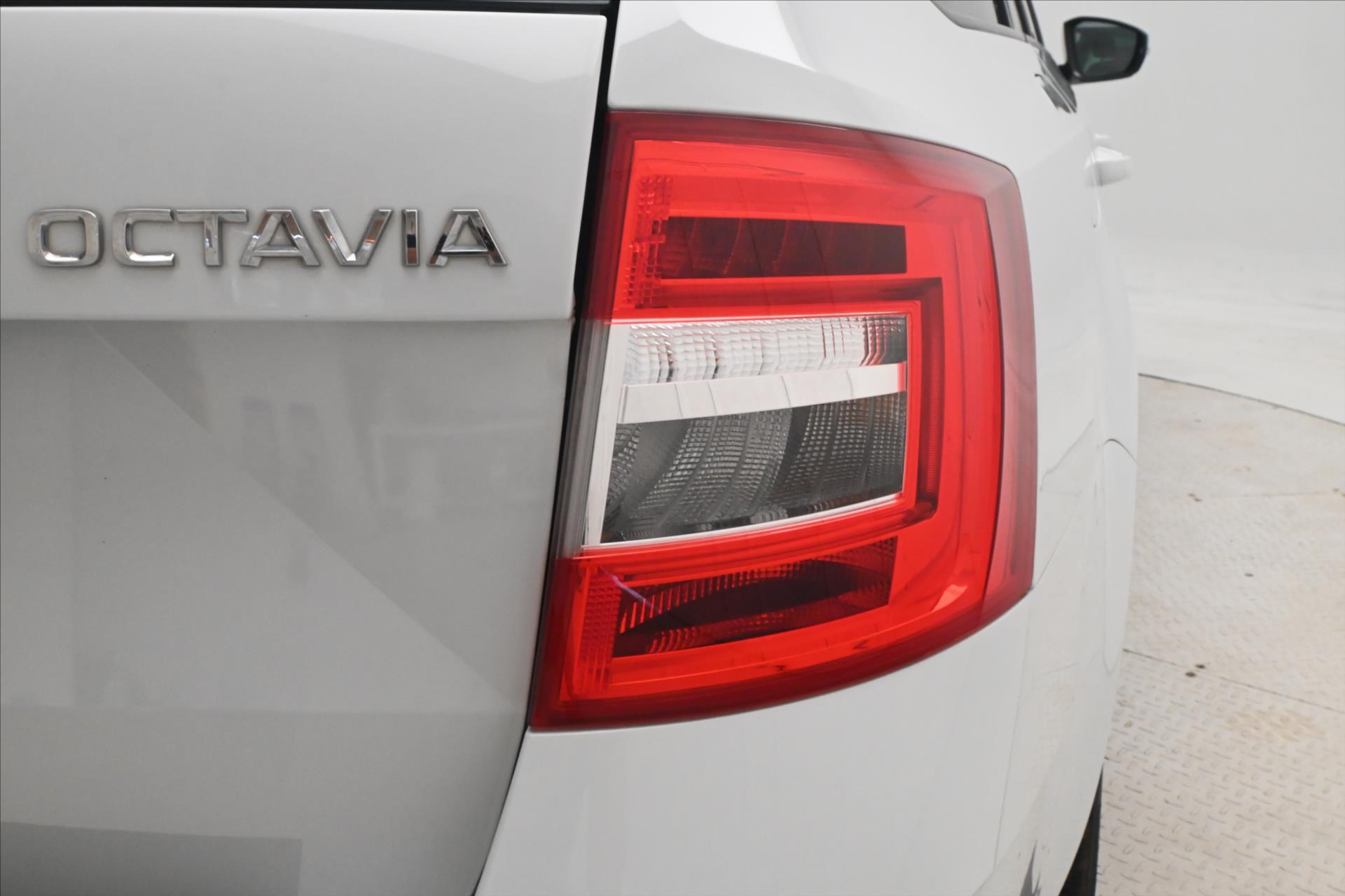 Main photo of the car Skoda Octavia 2,0 TDI 110 kW DSG Clever Záruka až 5 let (29)