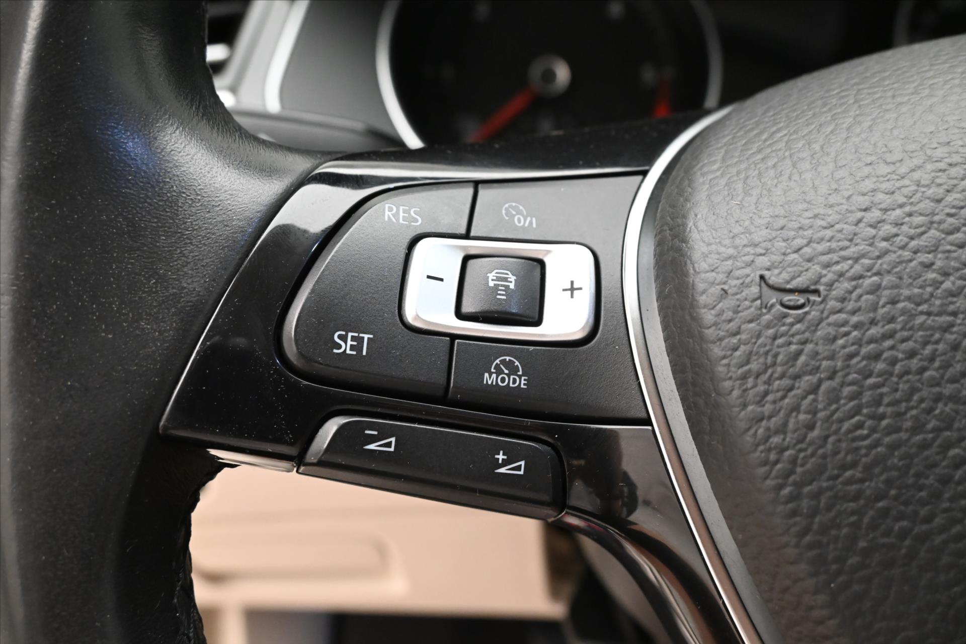 Main photo of the car Volkswagen Passat 2.0 TDI 110kW Towing Warranty up to 5 years (25)