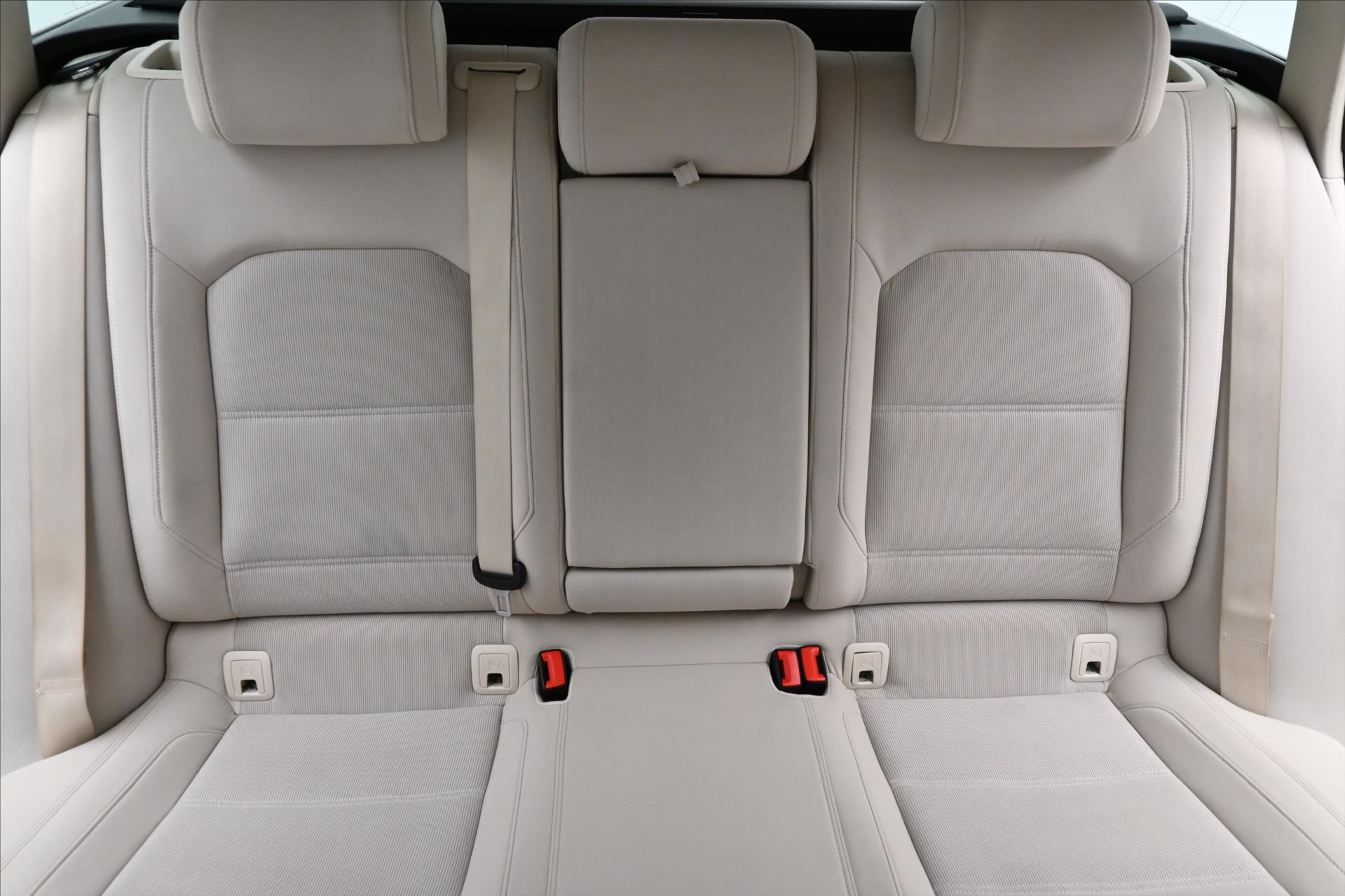 Main photo of the car Volkswagen Passat 2.0 TDI 110kW Towing Warranty up to 5 years (29)
