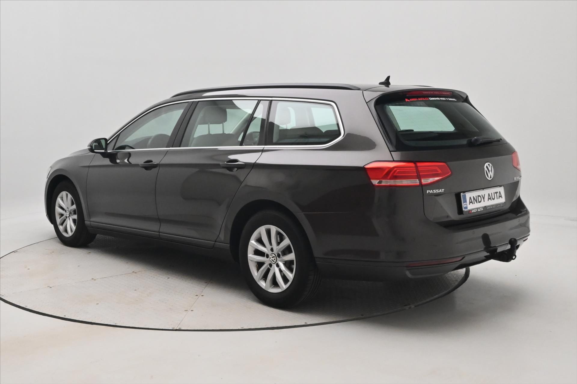 Main photo of the car Volkswagen Passat 2.0 TDI 110kW Towing Warranty up to 5 years (8)