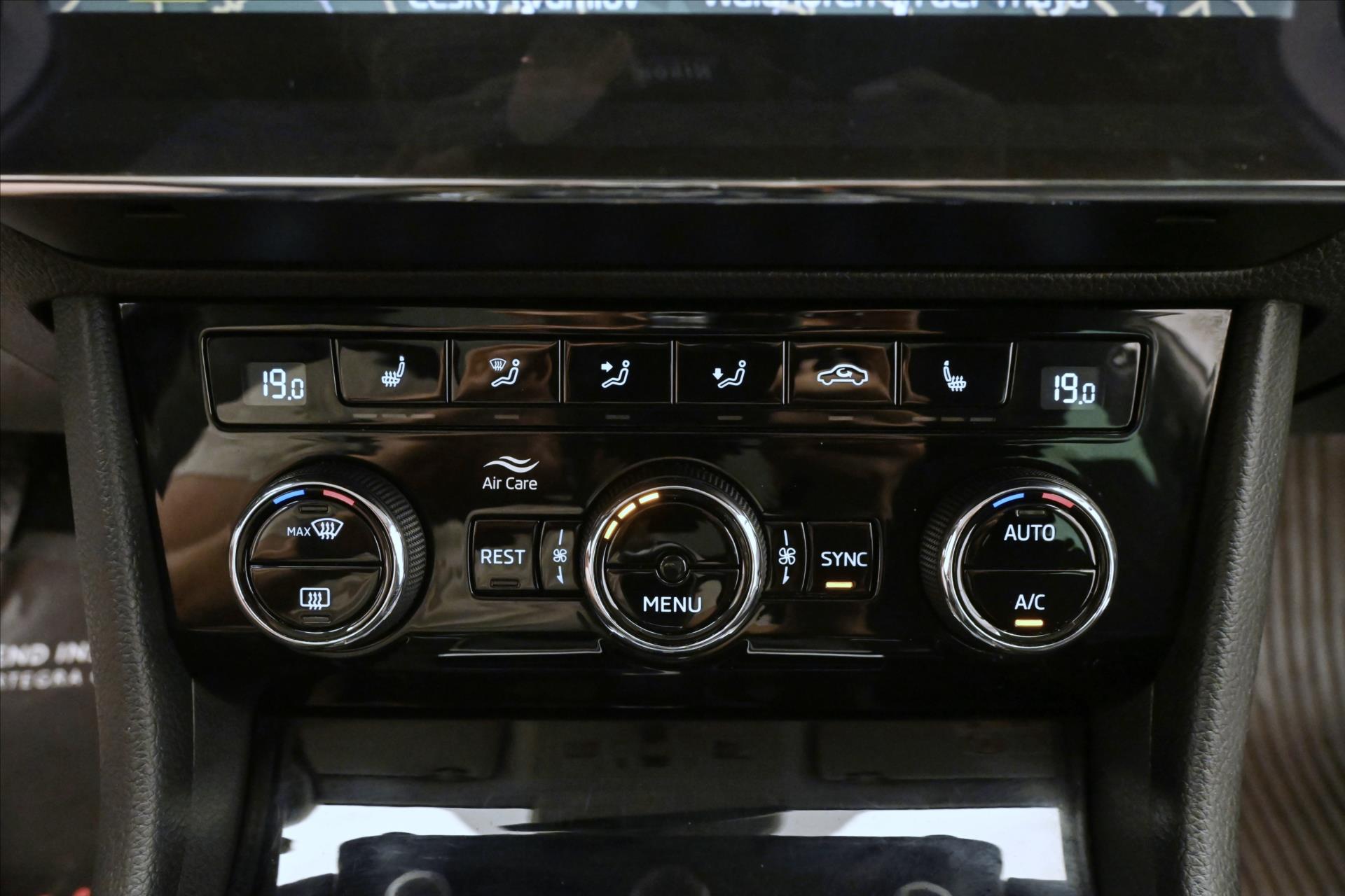 Hlavní fotografie vozu Škoda Superb 2,0 TDI 110 kW 4x4 Style Panorama Záruka až 5 let (20)