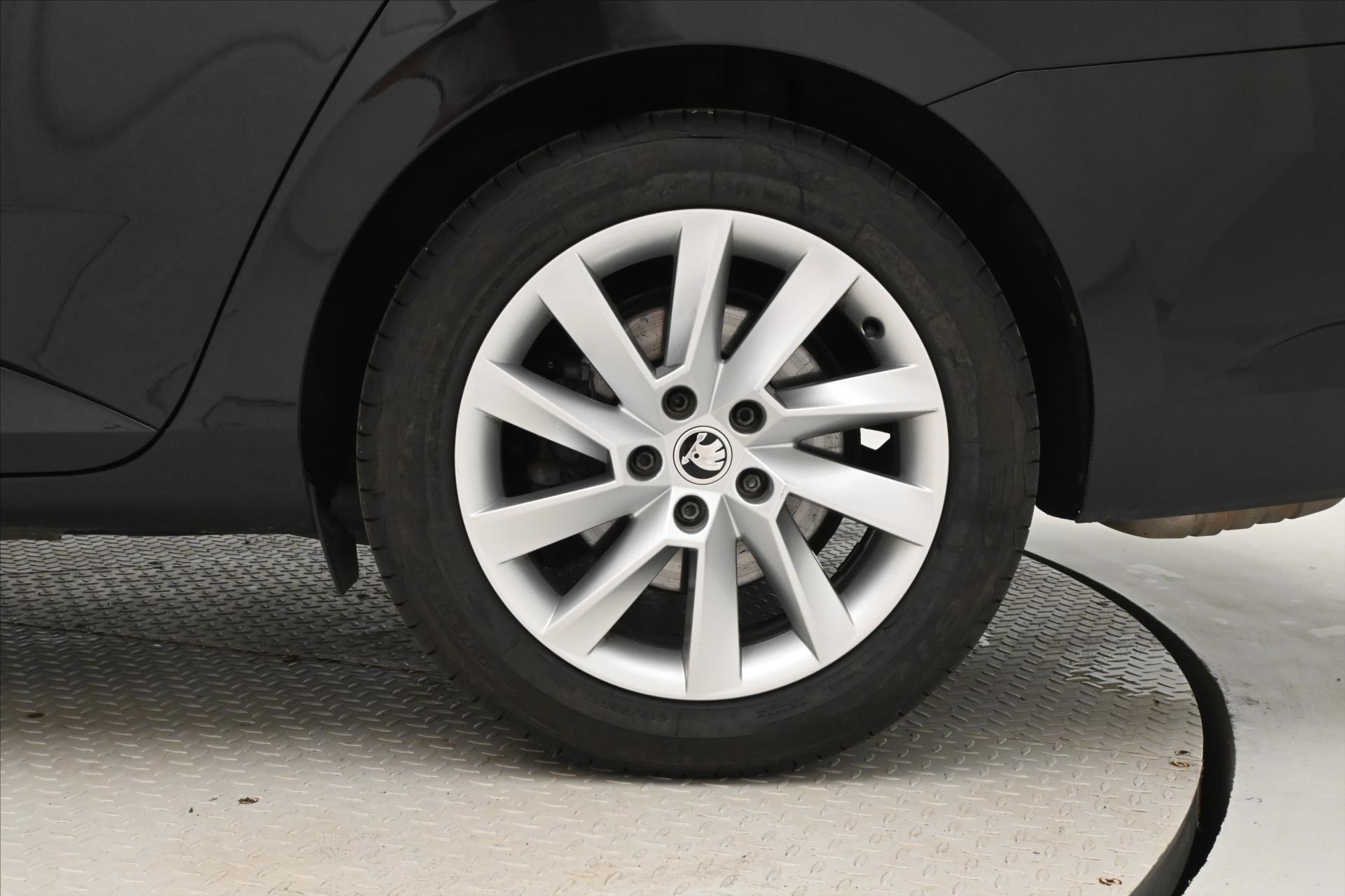 Hlavní fotografie vozu Škoda Superb 2,0 TDI 110 kW 4x4 Style Panorama Záruka až 5 let (32)