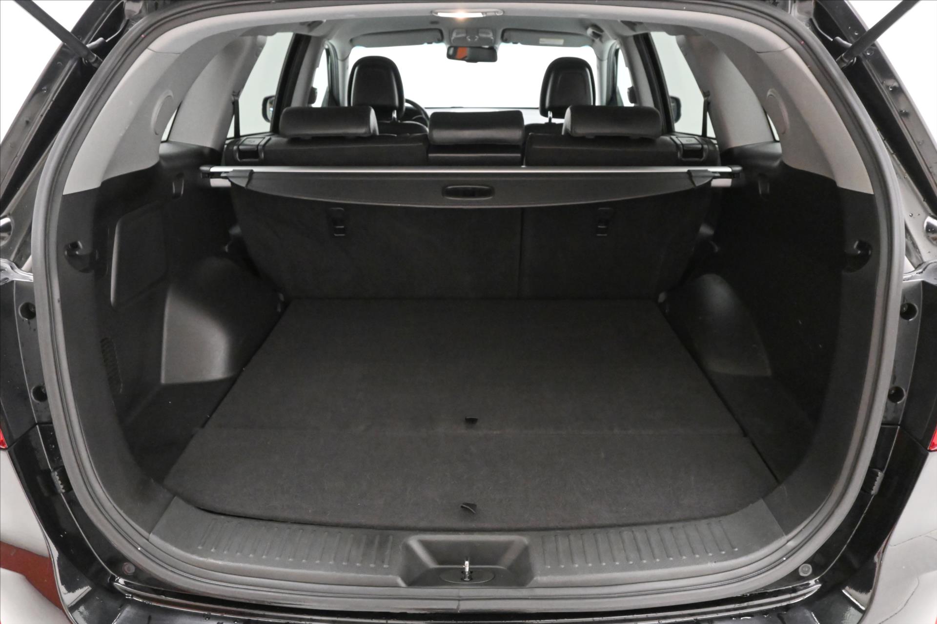 Hlavní fotografie vozu Kia Sorento 2,2 CRDI 145 kW AT 4x4 Navigace Záruka až 5 let (10)