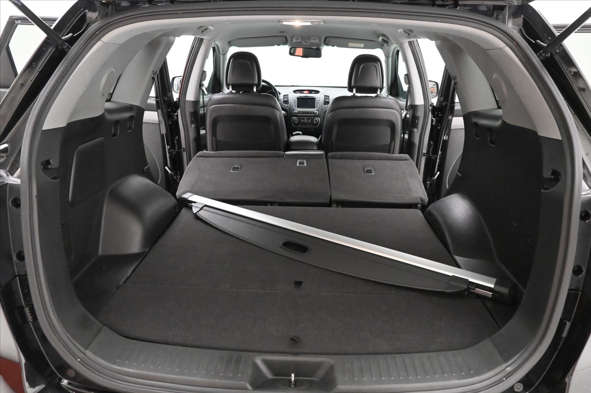 Hlavní fotografie vozu Kia Sorento 2,2 CRDI 145 kW AT 4x4 Navigace Záruka až 5 let (11)