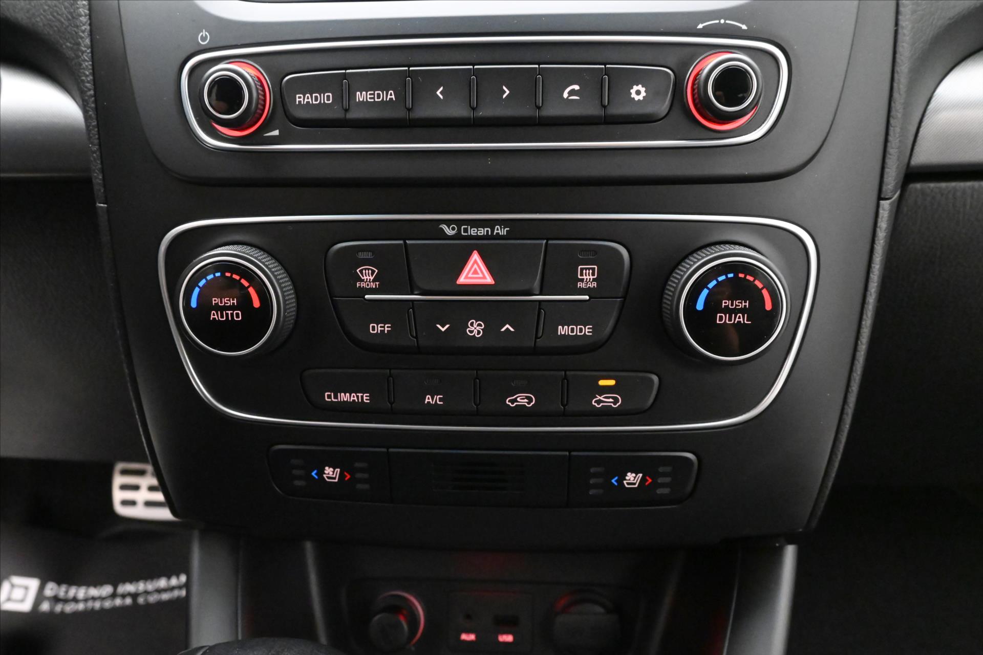 Hlavní fotografie vozu Kia Sorento 2,2 CRDI 145 kW AT 4x4 Navigace Záruka až 5 let (20)