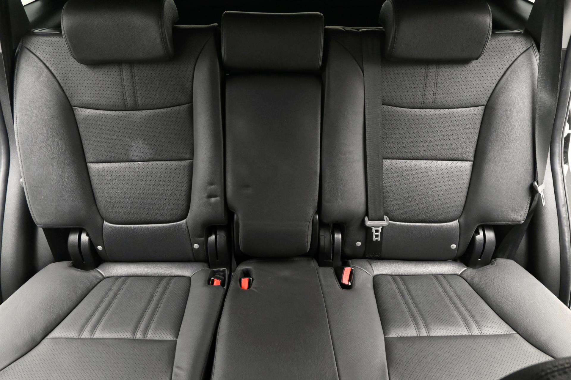 Hlavní fotografie vozu Kia Sorento 2,2 CRDI 145 kW AT 4x4 Navigace Záruka až 5 let (27)