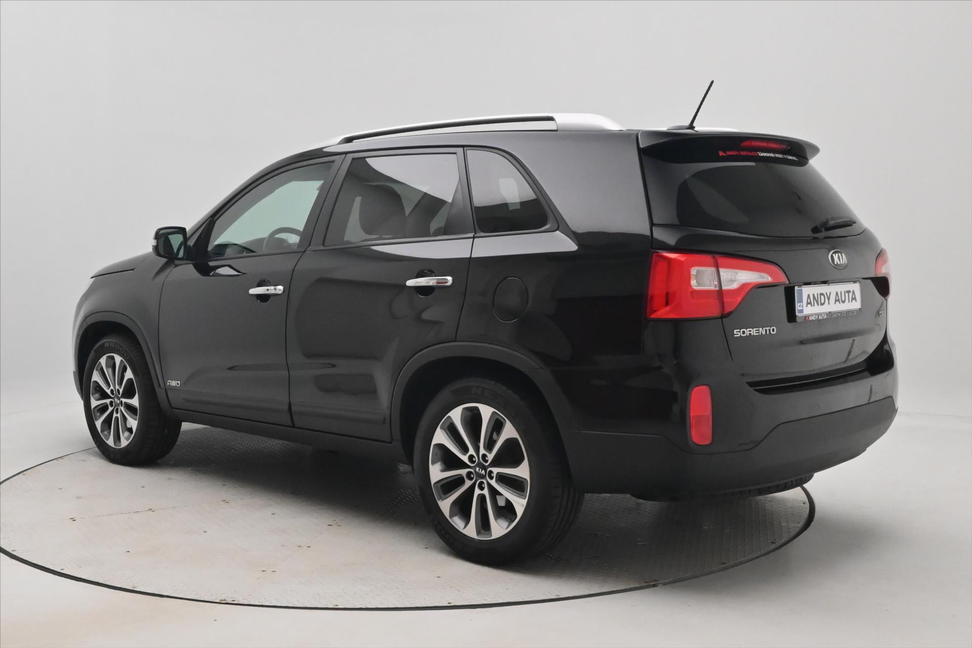 Hlavní fotografie vozu Kia Sorento 2,2 CRDI 145 kW AT 4x4 Navigace Záruka až 5 let (7)