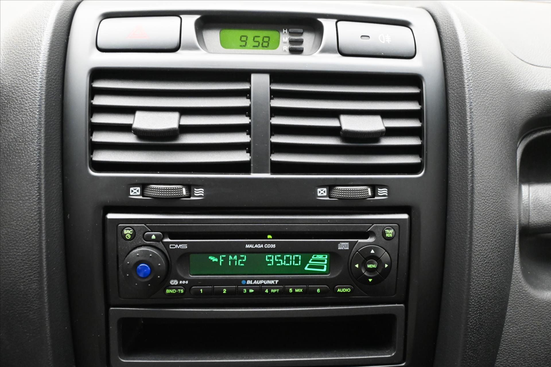 Main photo of the car Kia Sportage 2.0 i 104 kW Towable (19)