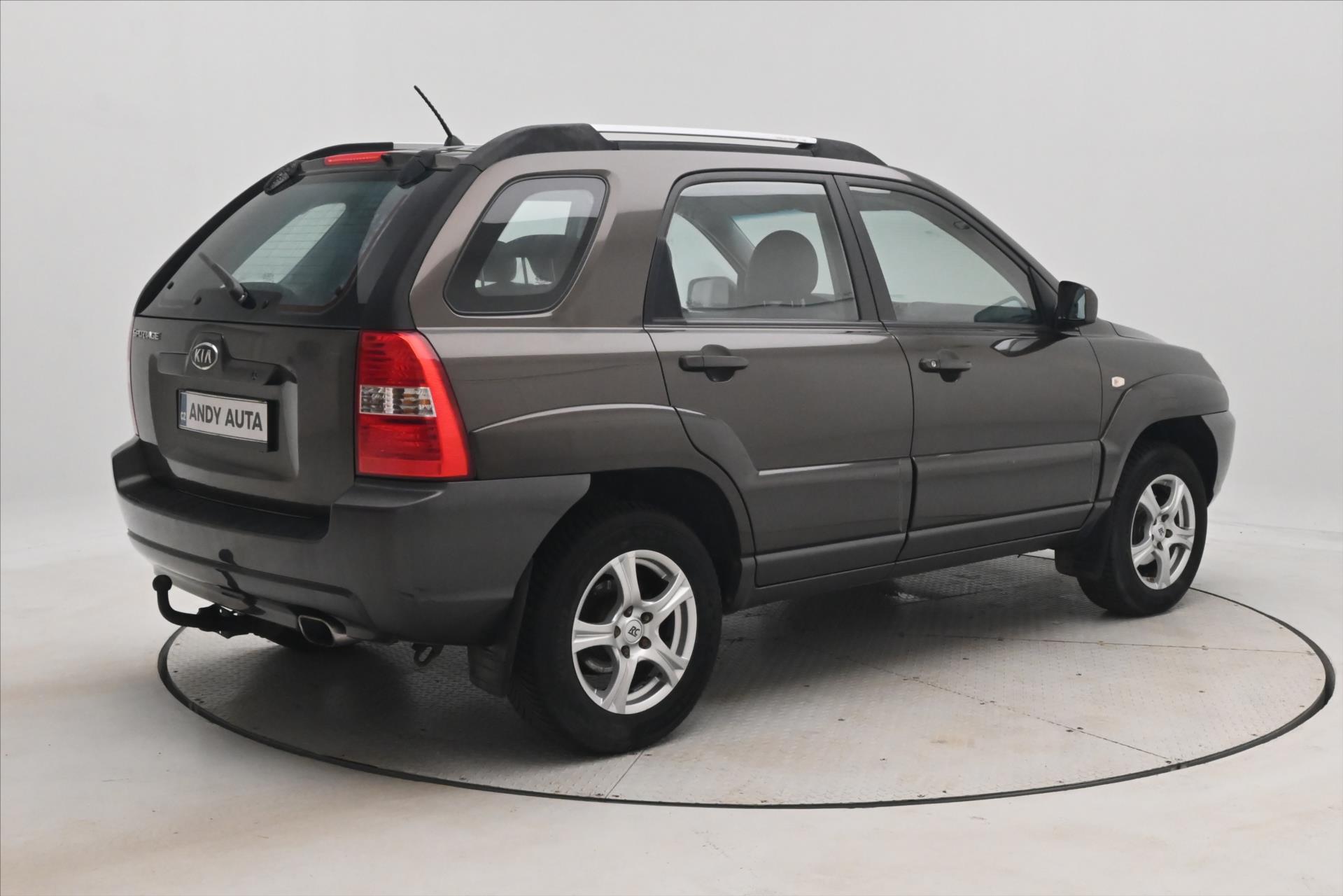 Main photo of the car Kia Sportage 2.0 i 104 kW Towable (5)