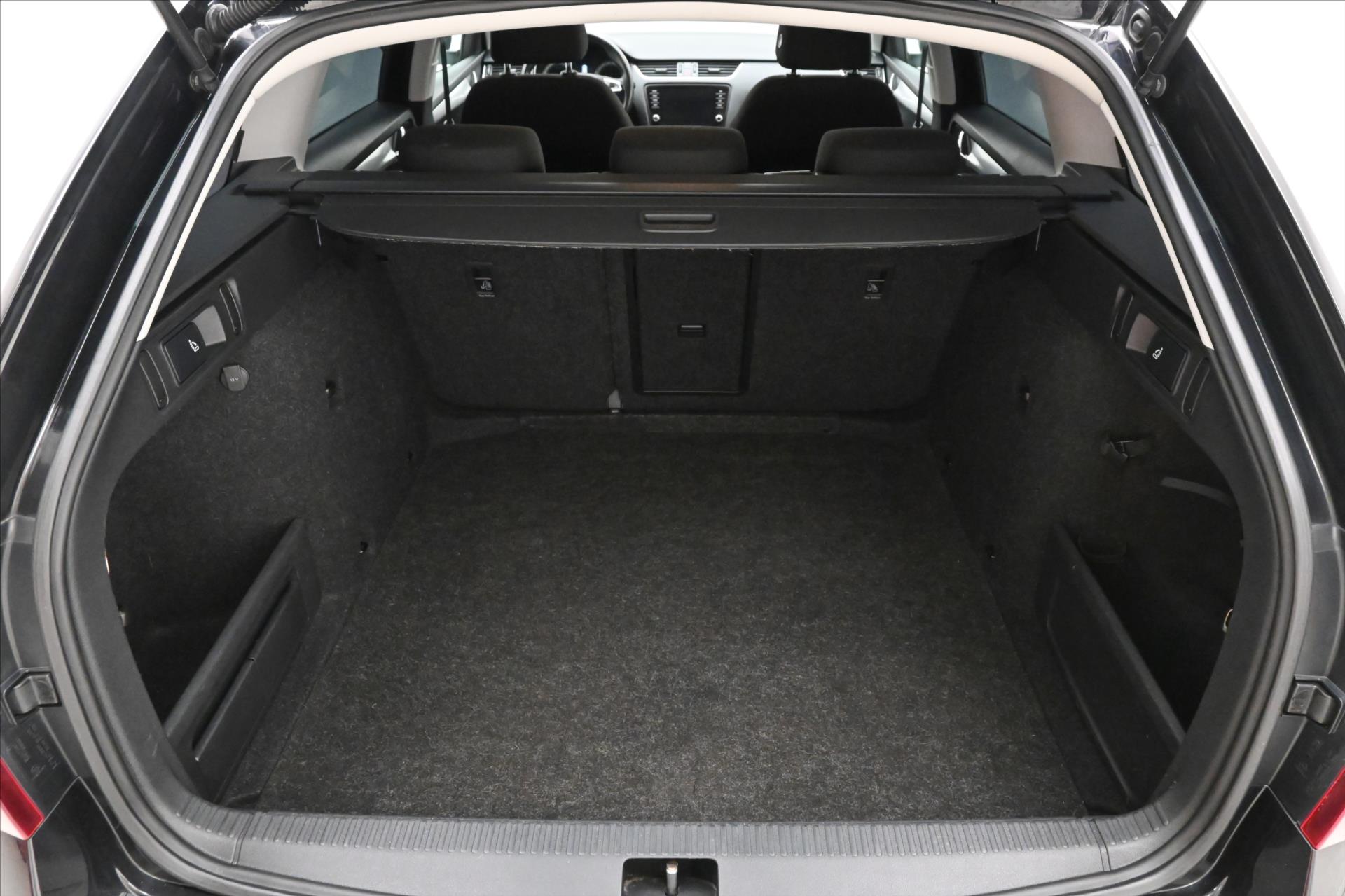 Hlavní fotografie vozu Škoda Octavia 2,0 TDI 110kW Tažné DSG Záruka až 5 let (10)