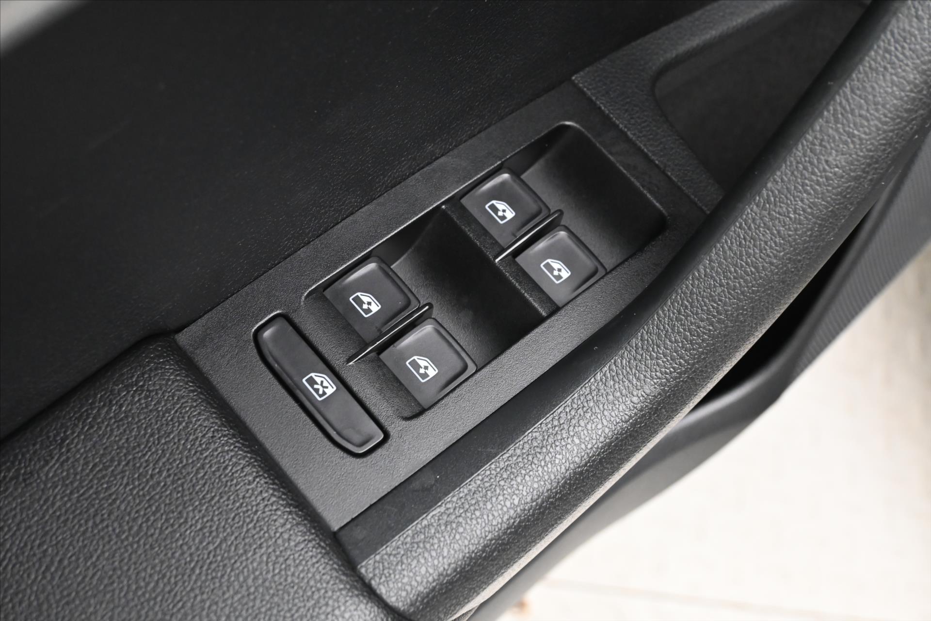 Hlavní fotografie vozu Škoda Octavia 2,0 TDI 110kW Tažné DSG Záruka až 5 let (24)