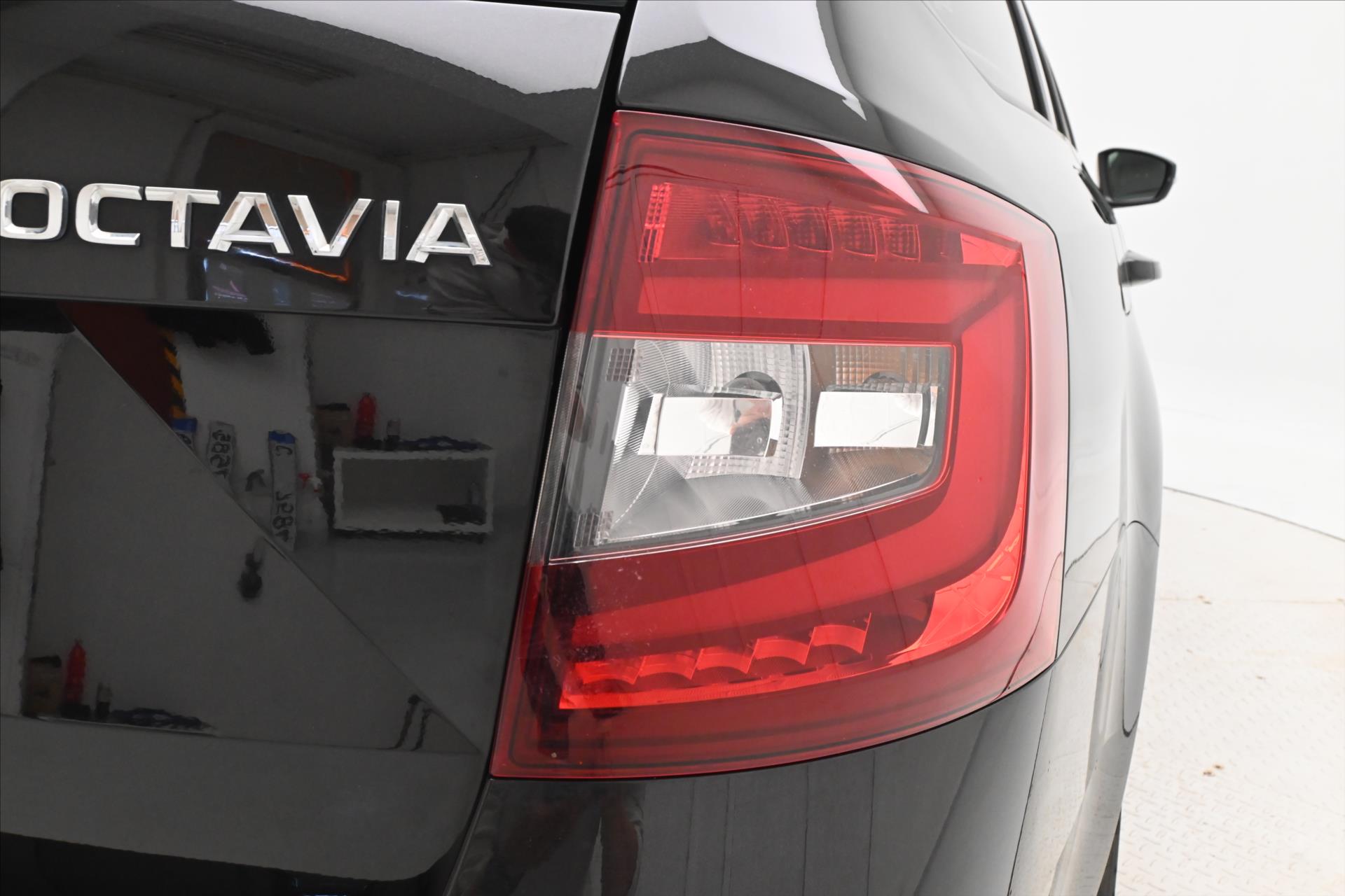 Hlavní fotografie vozu Škoda Octavia 2,0 TDI 110kW Tažné DSG Záruka až 5 let (28)