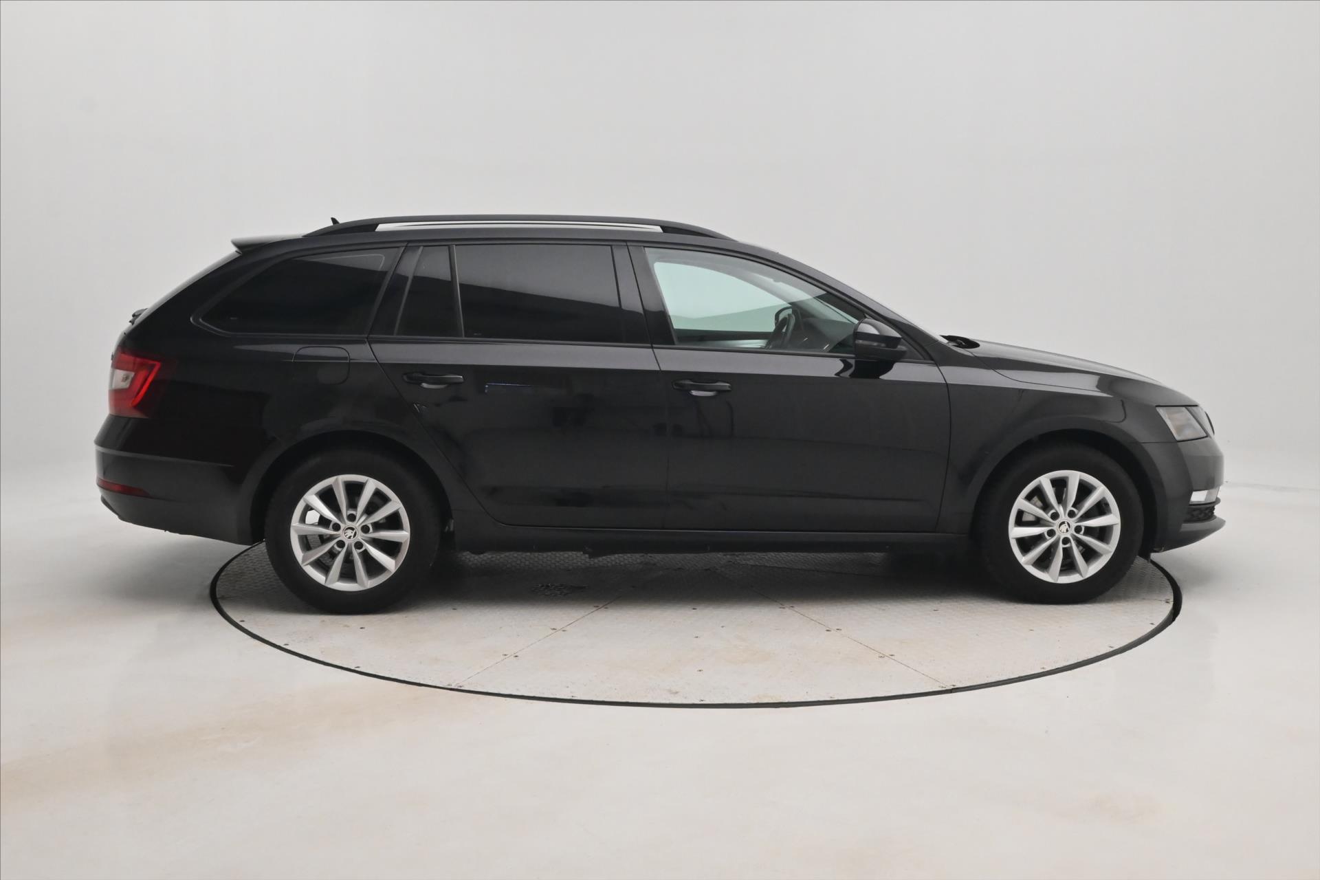 Hlavní fotografie vozu Škoda Octavia 2,0 TDI 110kW Tažné DSG Záruka až 5 let (4)