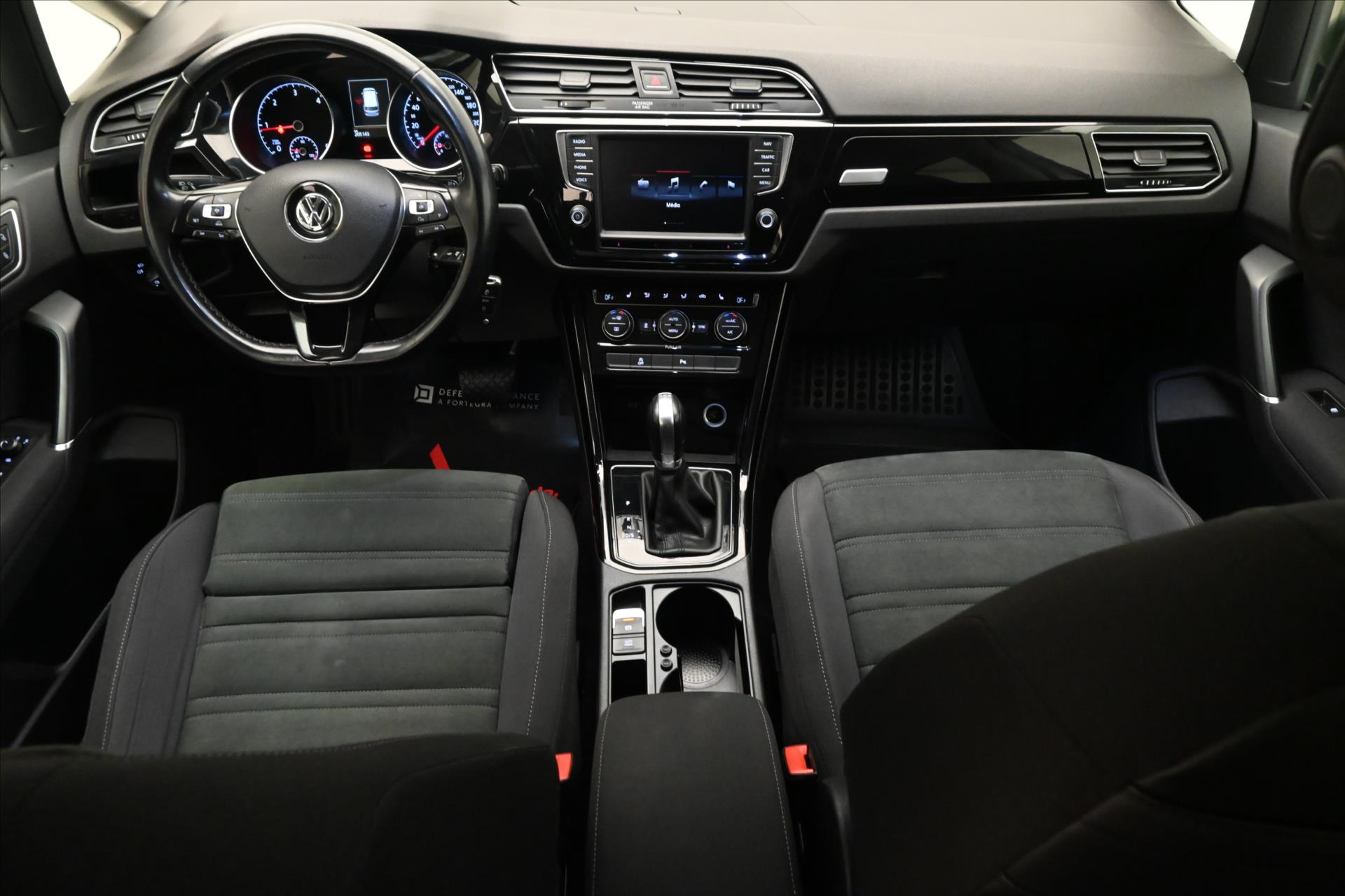 Hlavní fotografie vozu Volkswagen Touran 2,0 TDI 110kW DSG Záruka až 5 let (16)