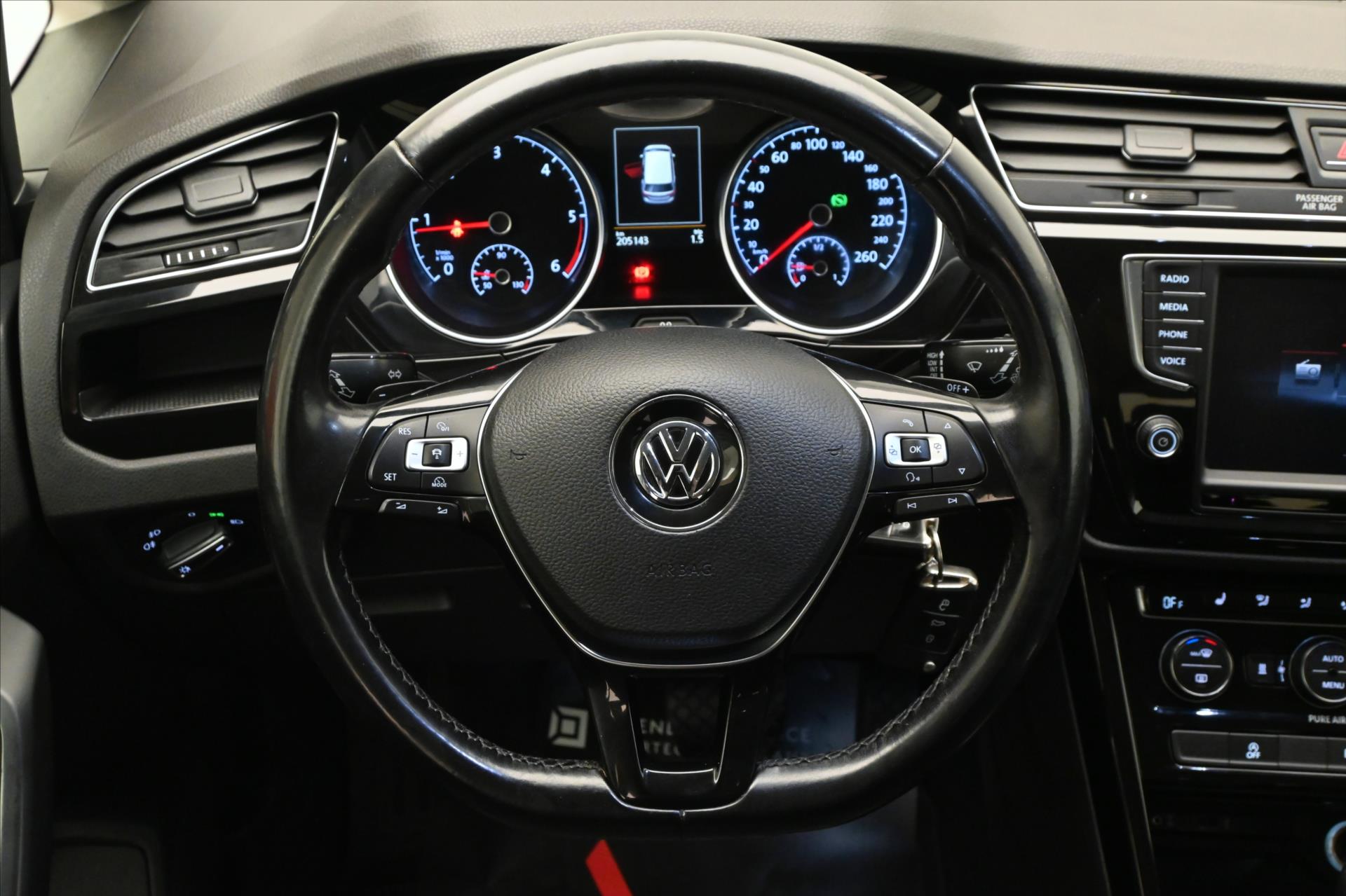 Hlavní fotografie vozu Volkswagen Touran 2,0 TDI 110kW DSG Záruka až 5 let (19)