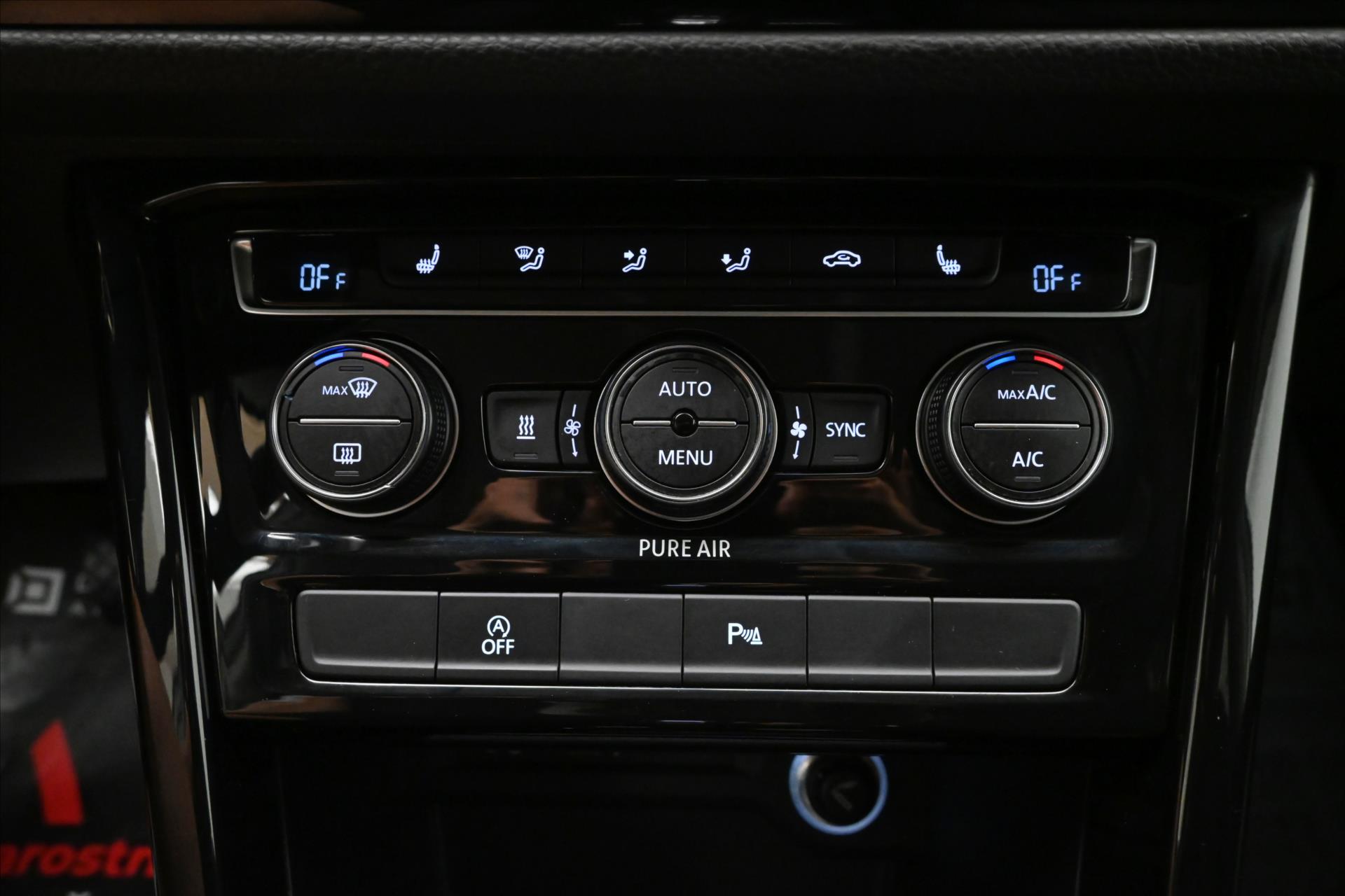 Hlavní fotografie vozu Volkswagen Touran 2,0 TDI 110kW DSG Záruka až 5 let (21)