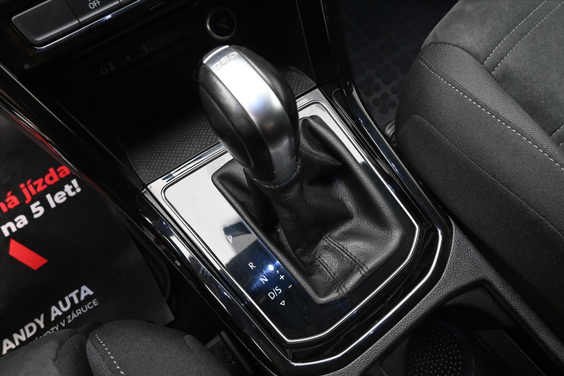 Hlavní fotografie vozu Volkswagen Touran 2,0 TDI 110kW DSG Záruka až 5 let (22)