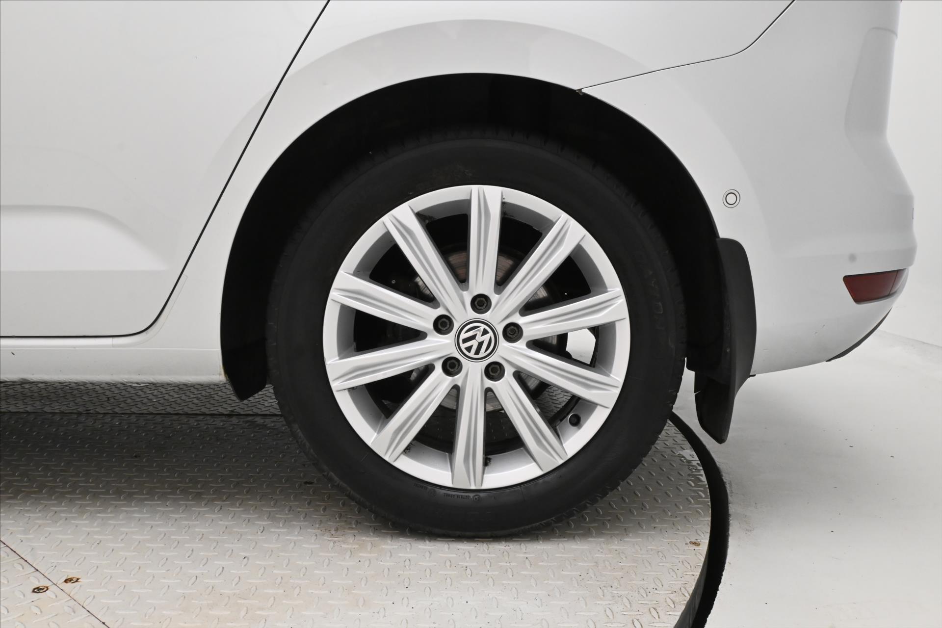 Hlavní fotografie vozu Volkswagen Touran 2,0 TDI 110kW DSG Záruka až 5 let (31)