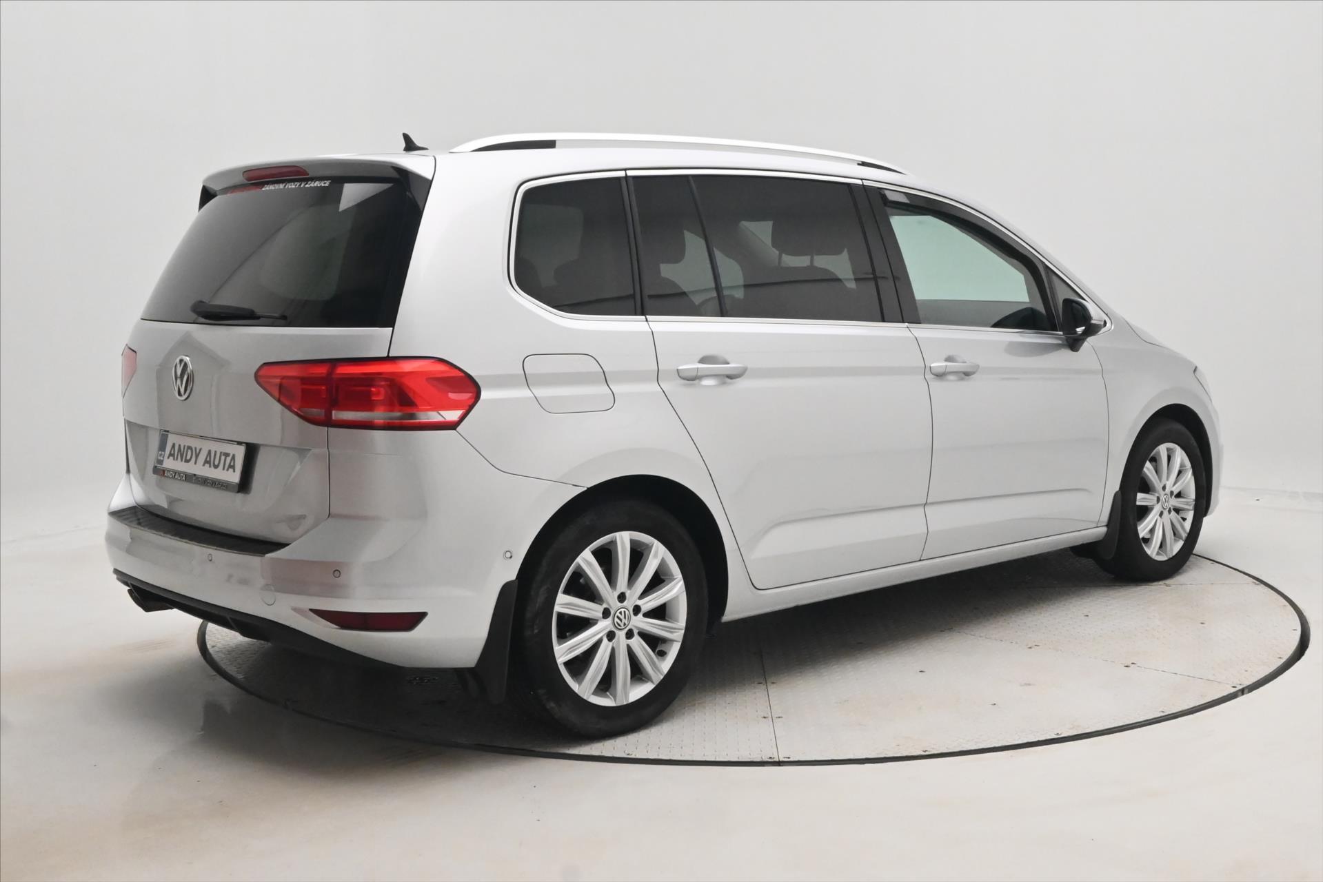 Hlavní fotografie vozu Volkswagen Touran 2,0 TDI 110kW DSG Záruka až 5 let (6)