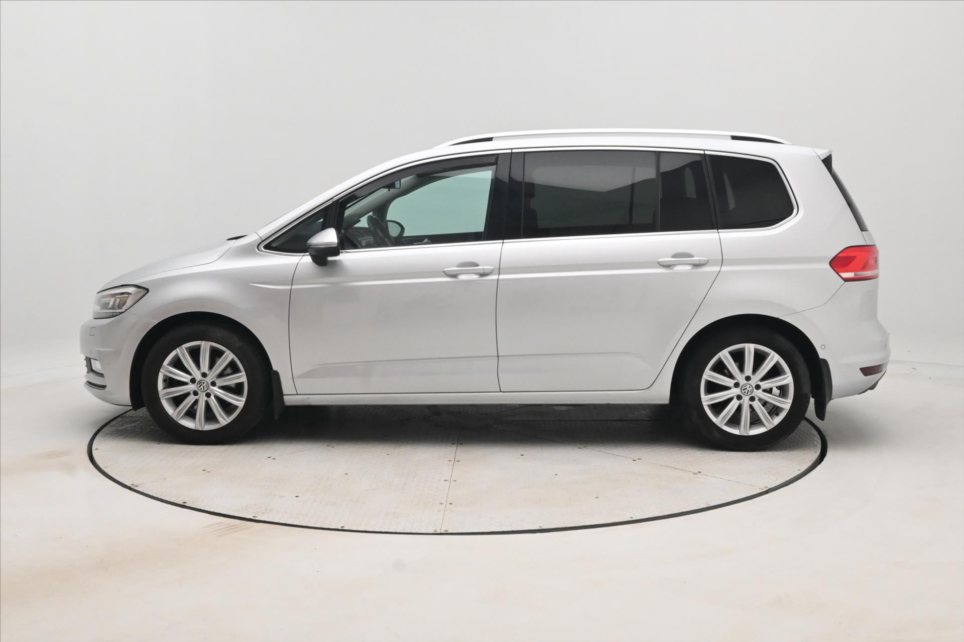 Hlavní fotografie vozu Volkswagen Touran 2,0 TDI 110kW DSG Záruka až 5 let (9)
