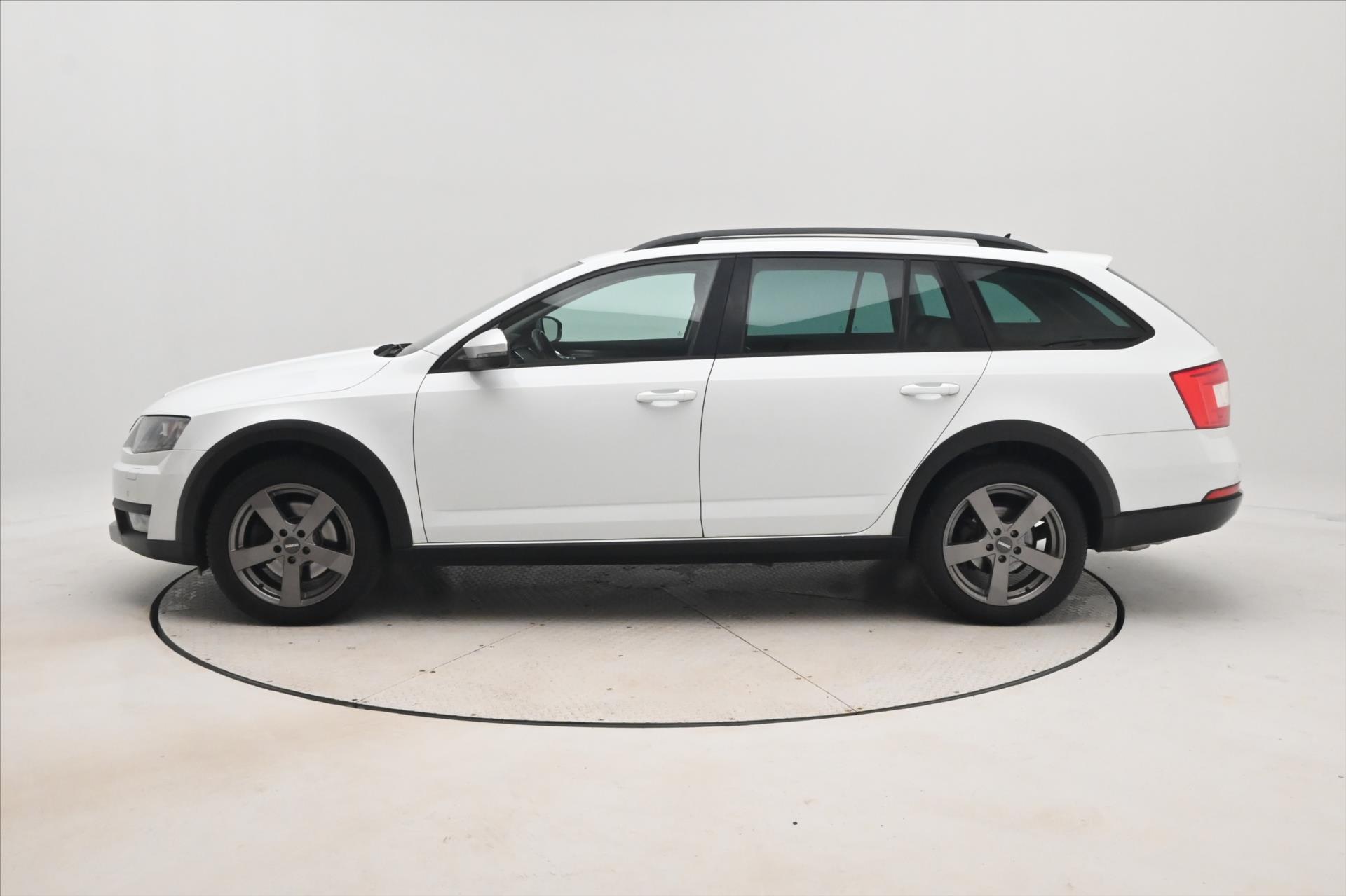 Hlavní fotografie vozu Škoda Octavia 2,0 TDI 135kW SCOUT DSG 4x4 Záruka až 5 let (8)