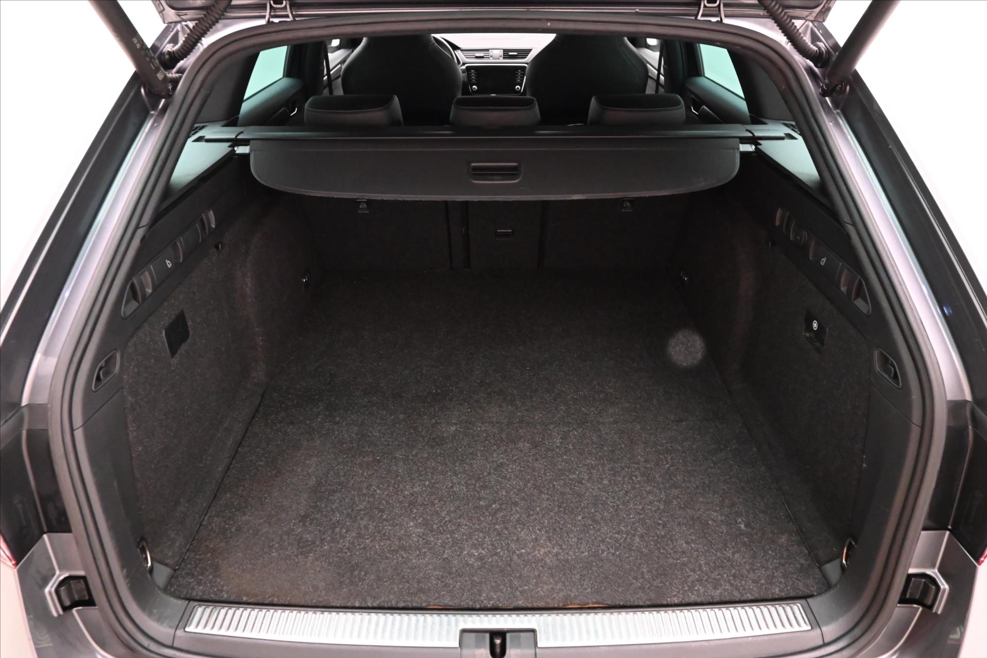 Main photo of the car Skoda Superb 1.4 TSI 115kW iV DSG Sportline SoH 98% Warranty up to 5 years (10)