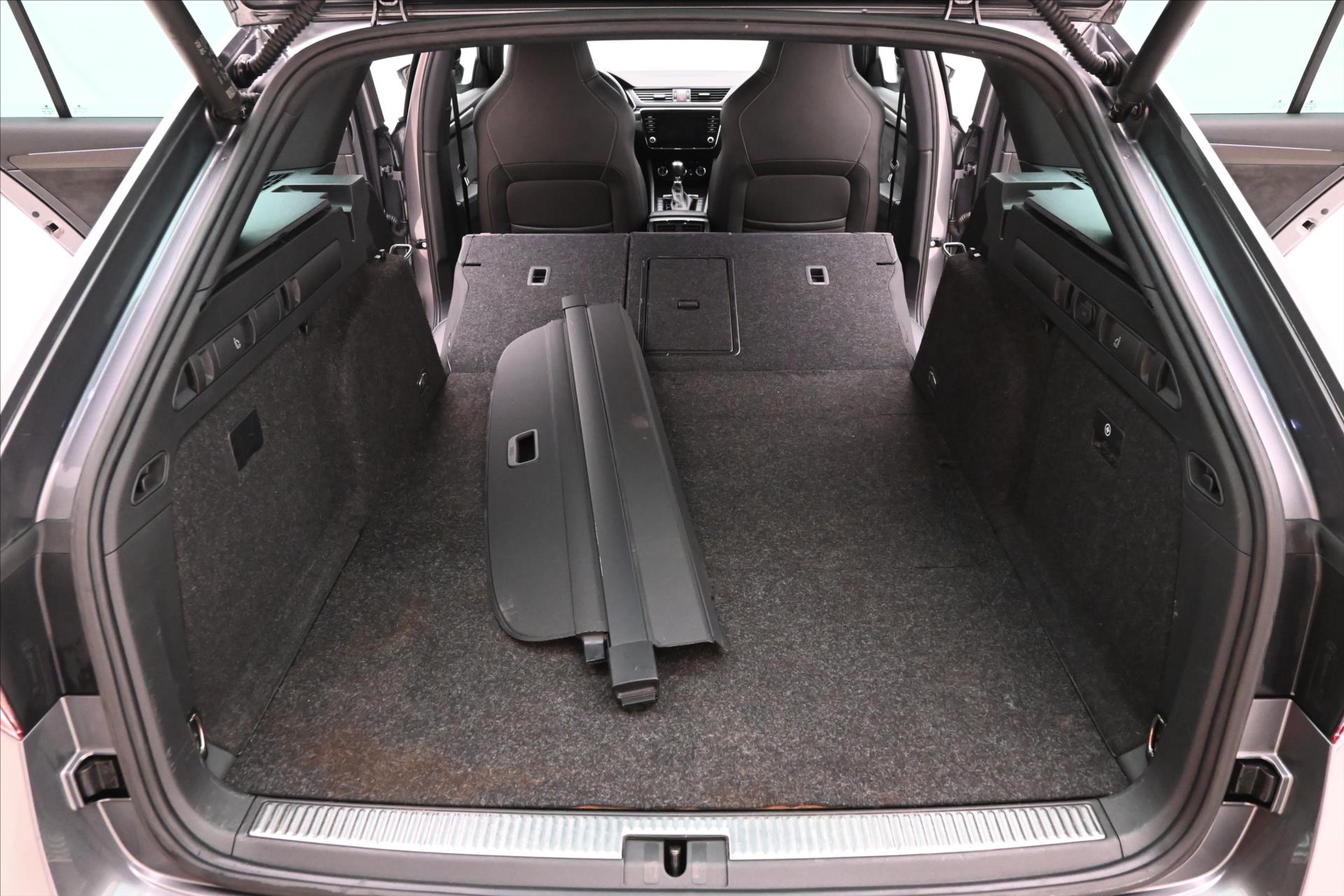 Main photo of the car Skoda Superb 1.4 TSI 115kW iV DSG Sportline SoH 98% Warranty up to 5 years (11)