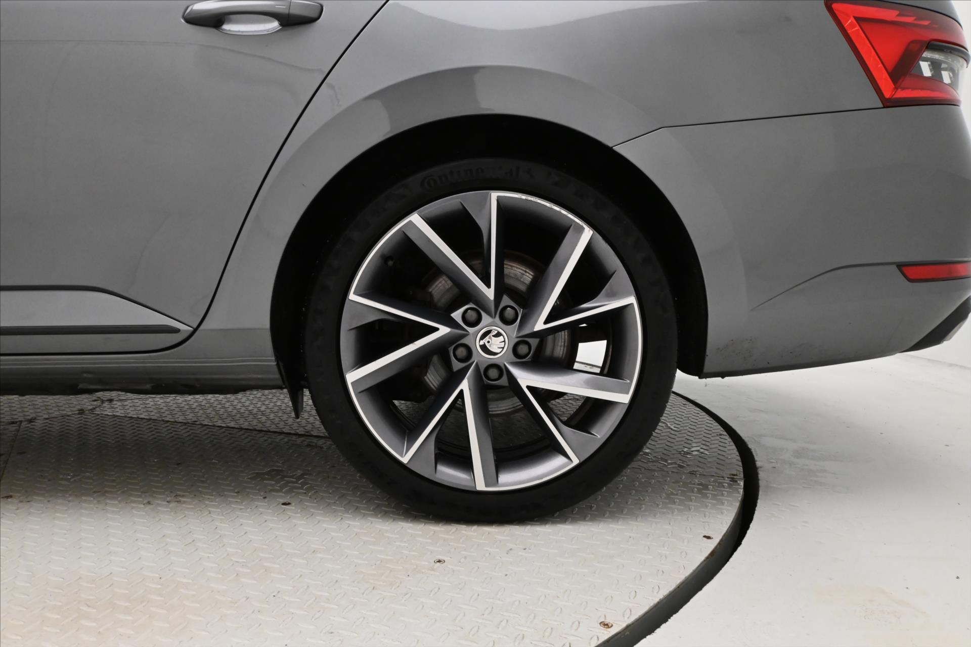 Main photo of the car Skoda Superb 1.4 TSI 115kW iV DSG Sportline SoH 98% Warranty up to 5 years (32)