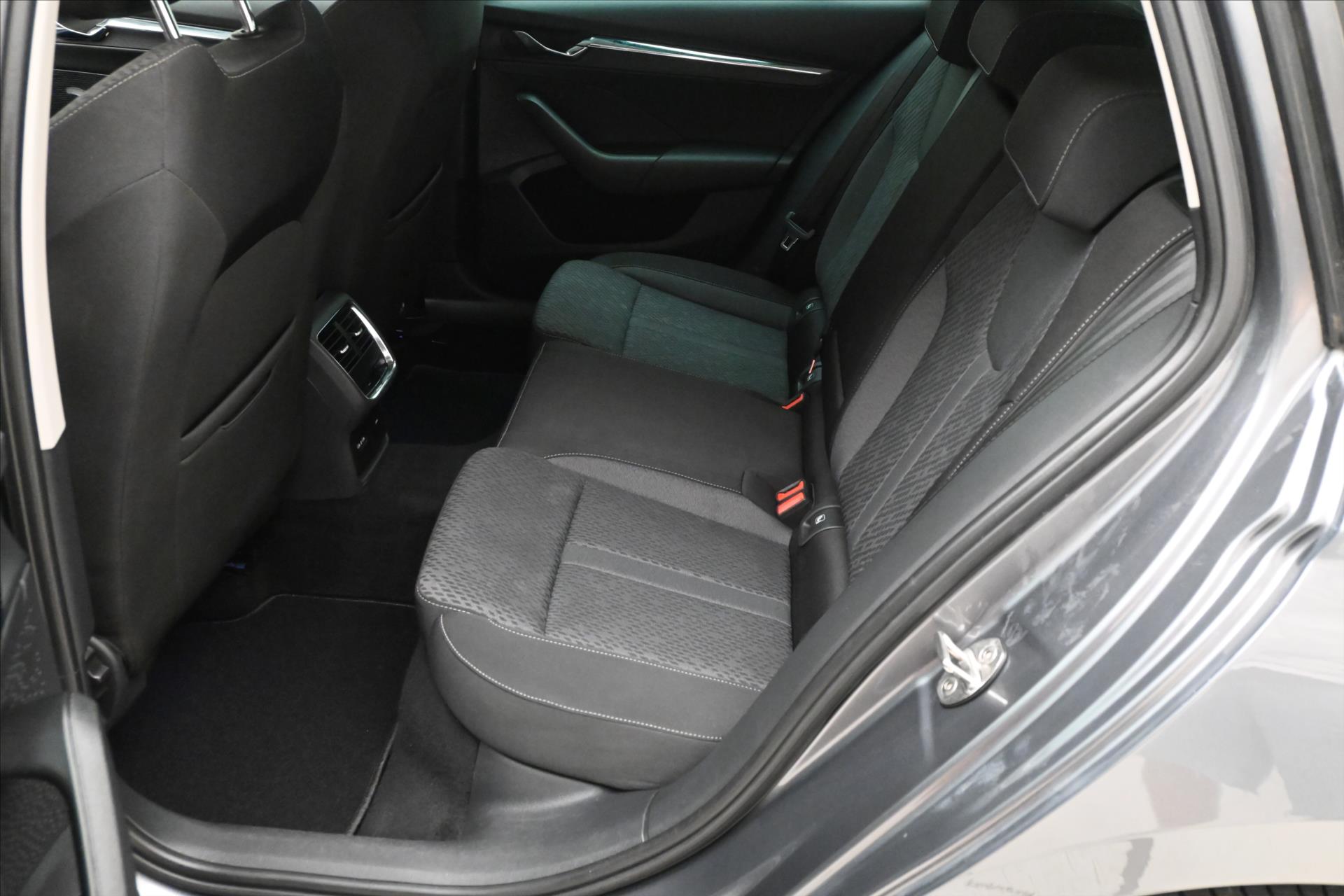 Main photo of the car Skoda Octavia 2.0 TDI 110kW DSG StyleTowable Warranty up to 5 years (14)