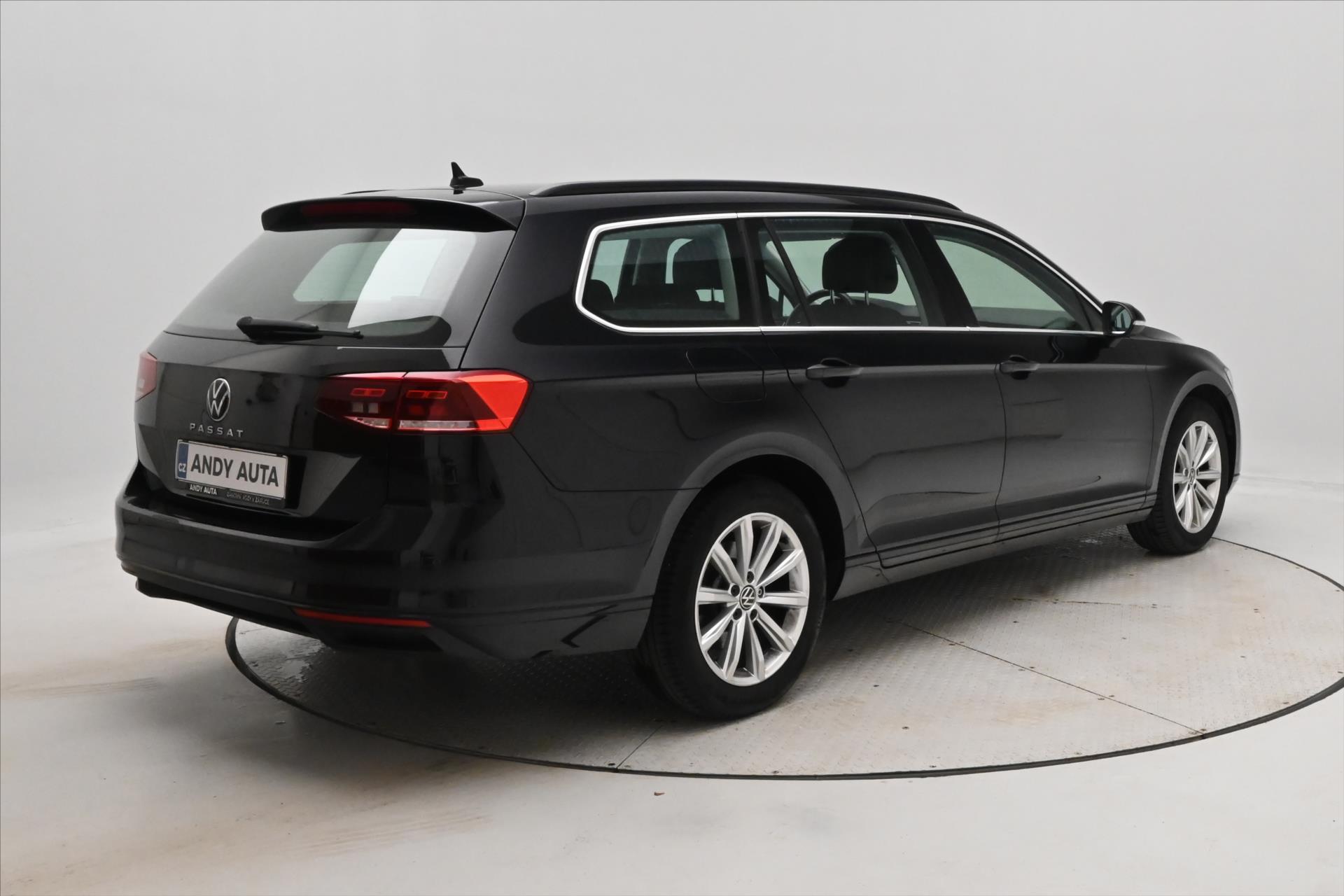 Hlavní fotografie vozu Volkswagen Passat 1,5 TSI 110kW DSG Business Plus Záruka až 5 let (5)