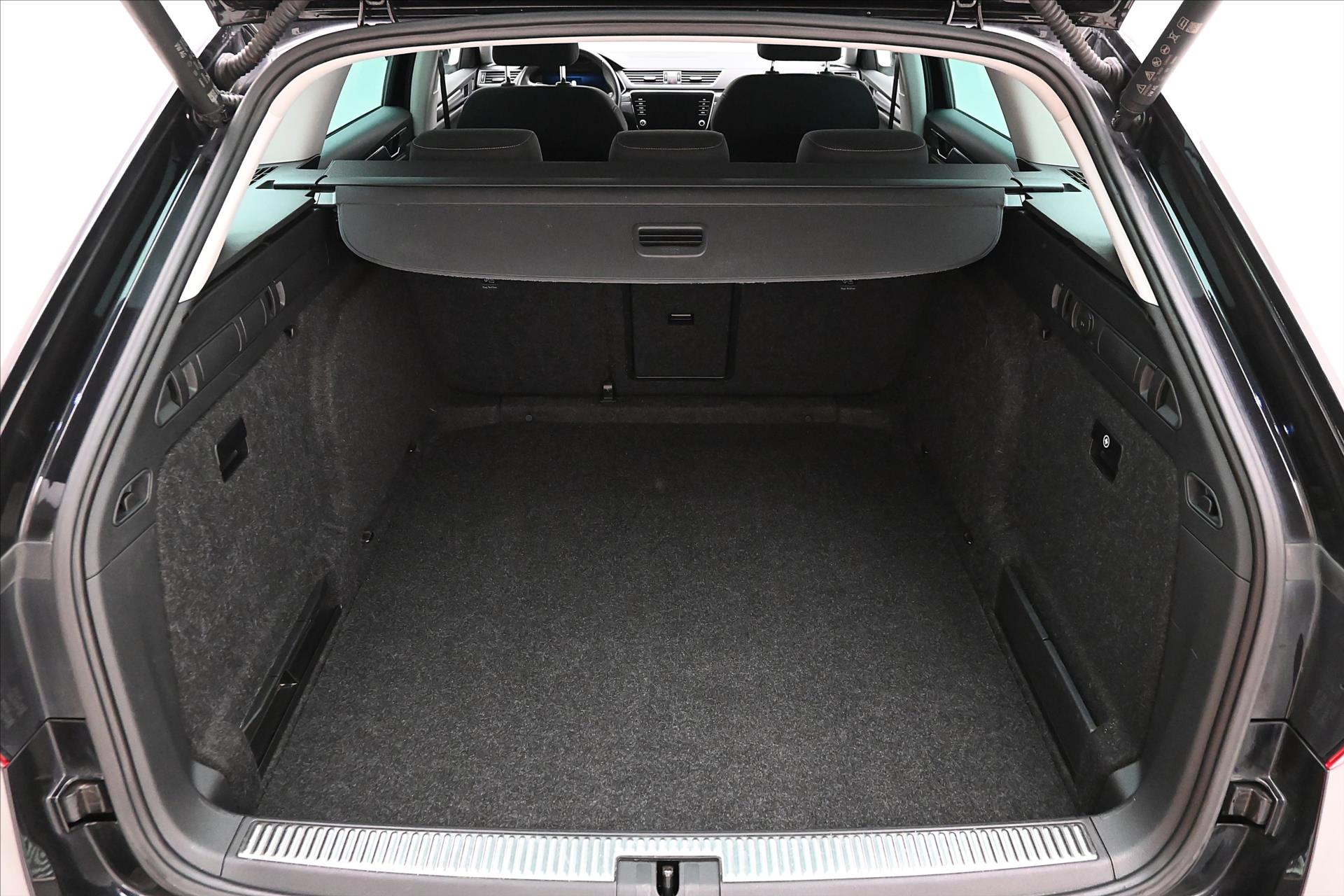 Hlavní fotografie vozu Škoda Superb 2,0 TDI 110kW Style DSG Záruka až 5 let (10)